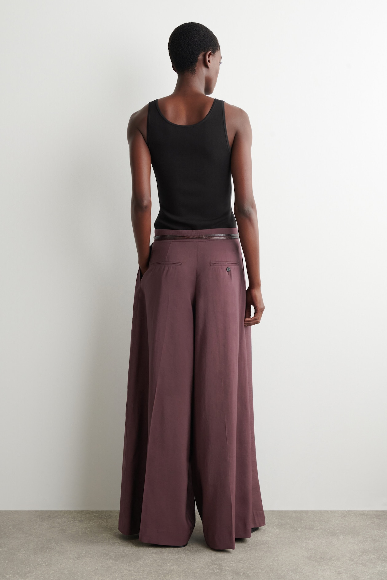 PLEATED MODAL WIDE-LEG TROUSERS — DARK RED