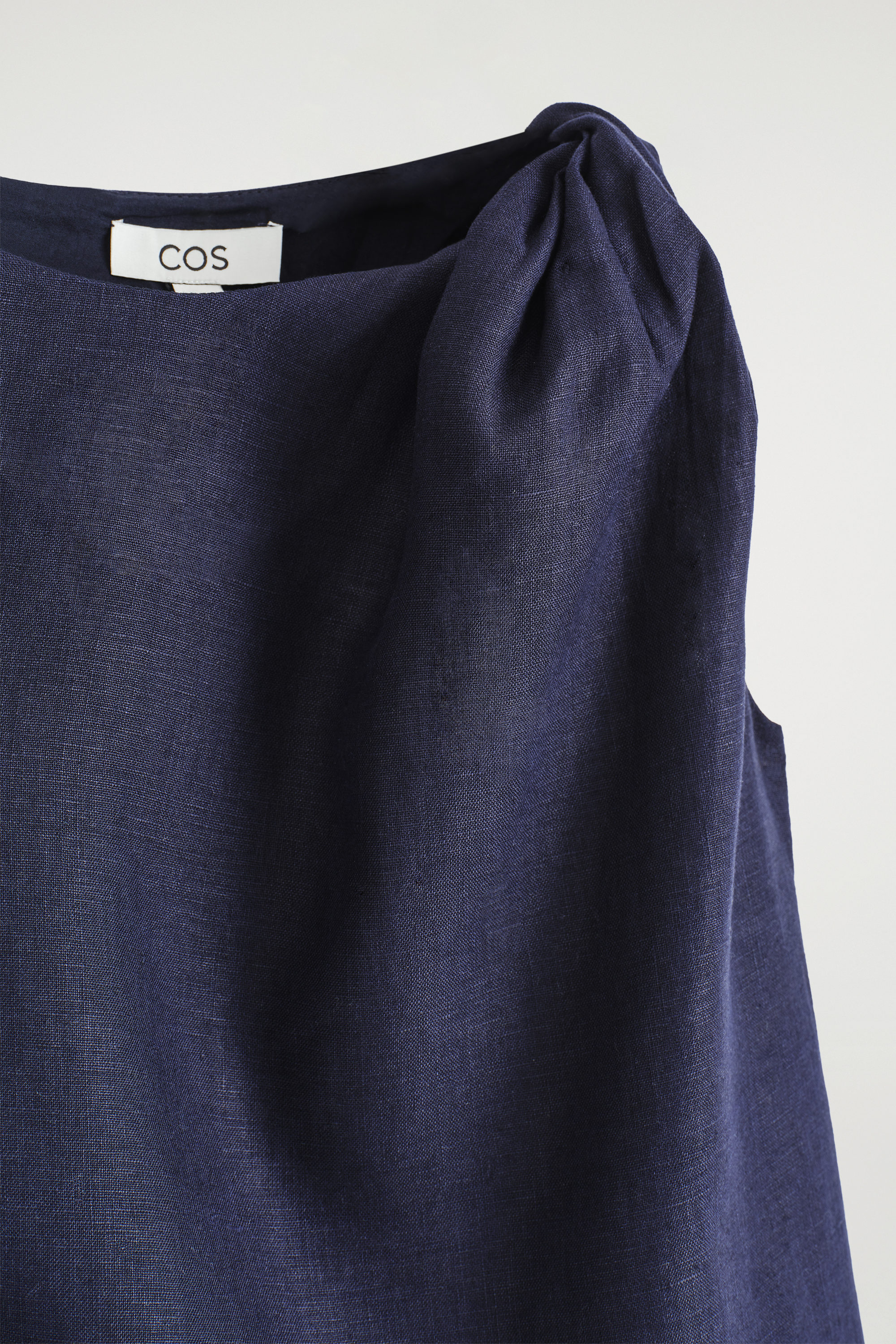 TWISTED-DETAIL LINEN TOP - NAVY | COS