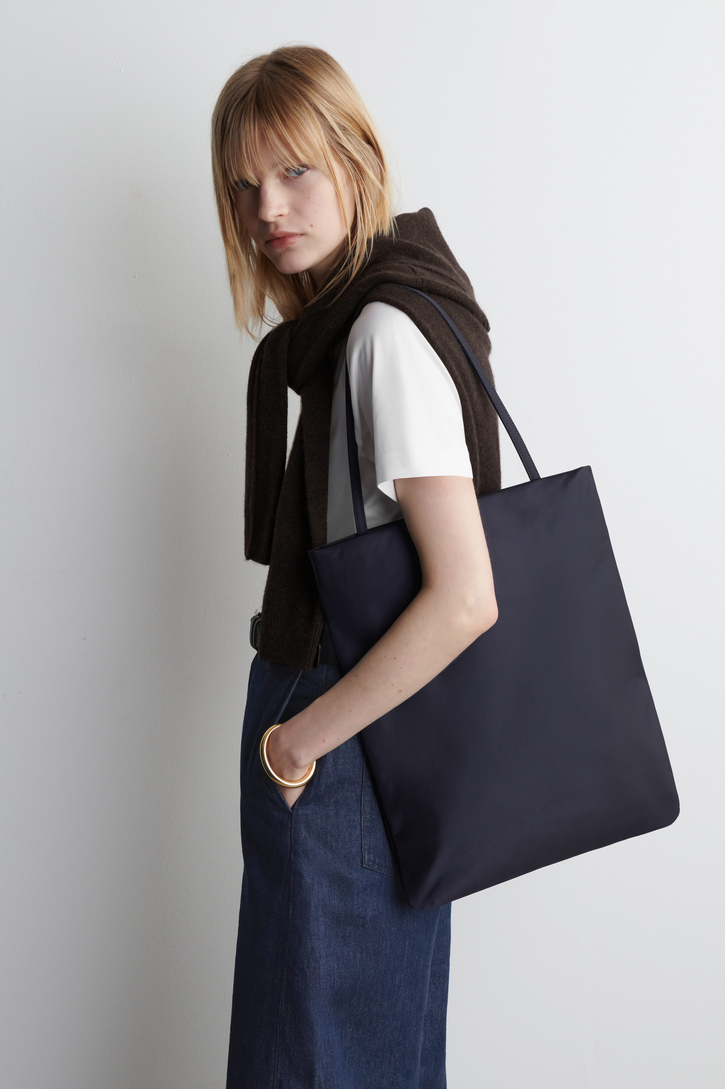 ARCHIVE TOTE BAG - NYLON - NAVY | COS