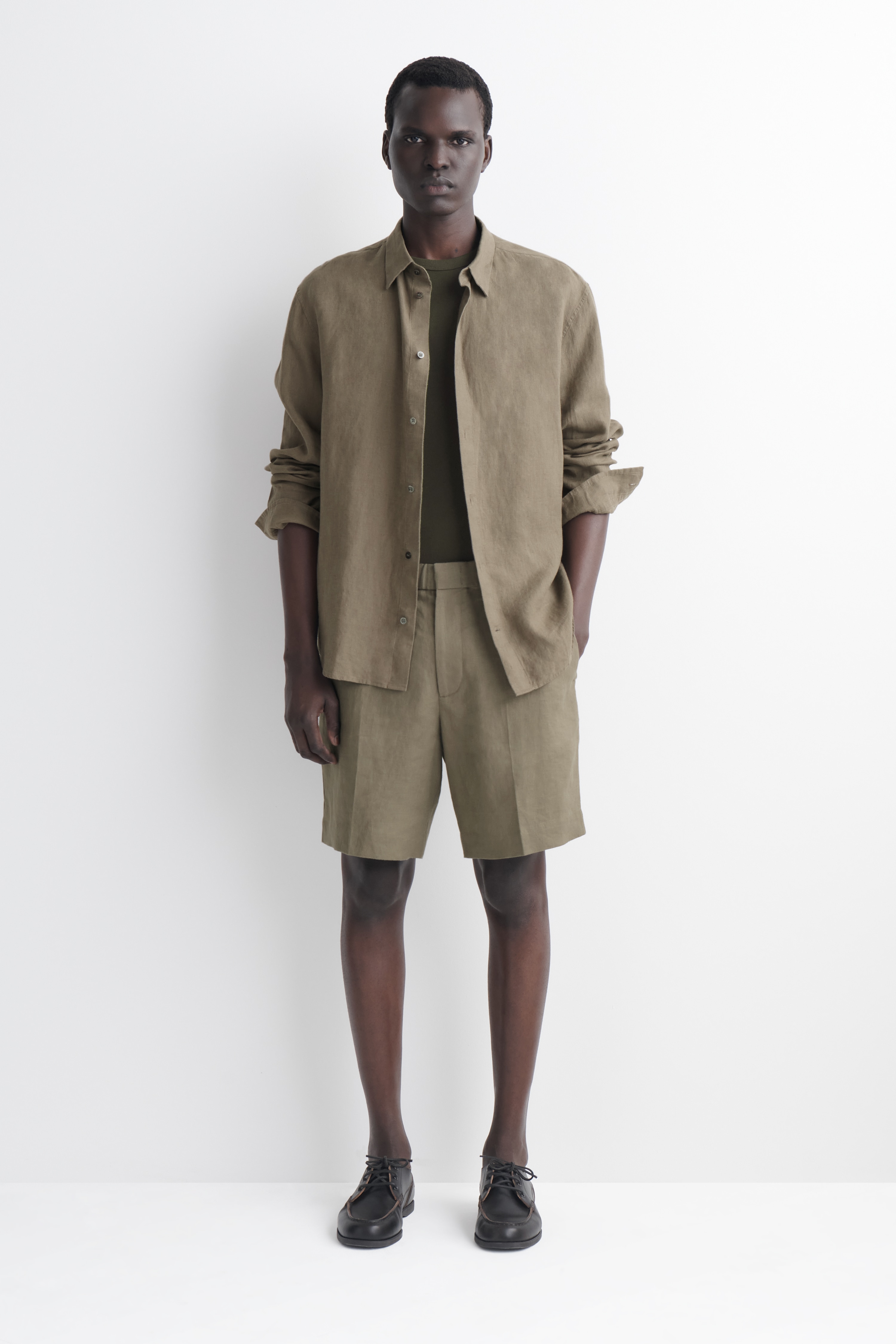 TAILORED LINEN SHORTS