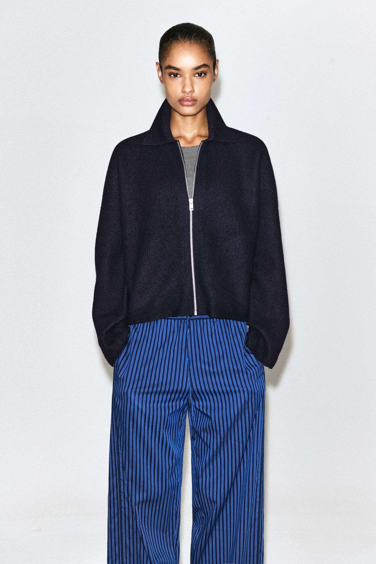 SCULPTED MERINO WOOL ZIP-UP JACKET — NAVY