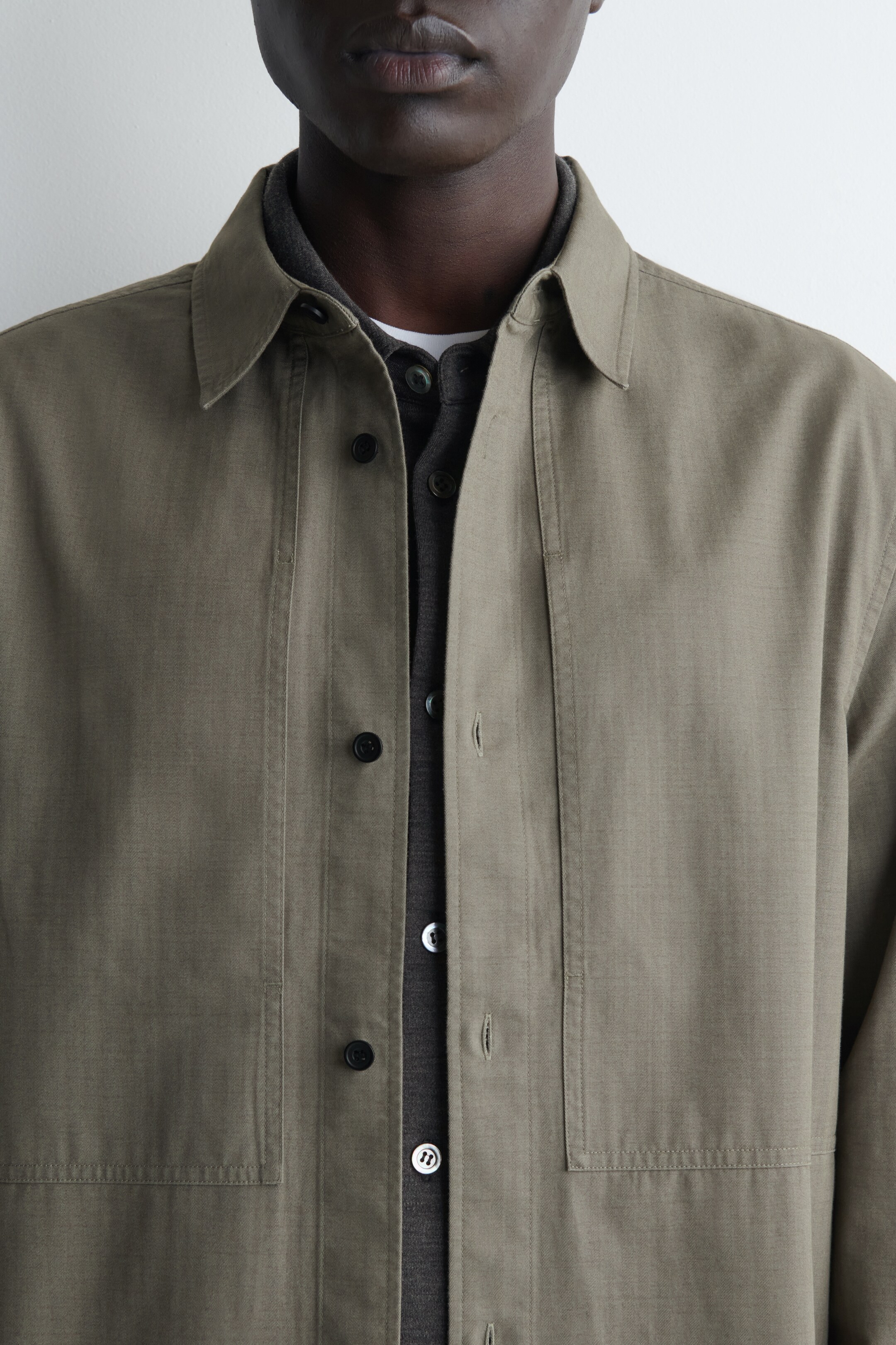 View larger image: POCKET-DETAIL COTTON SHIRT - DARK KHAKI - Men | H&M GB 6