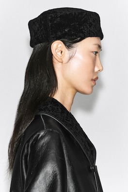 SHEARLING PILLBOX HAT — BLACK 3
