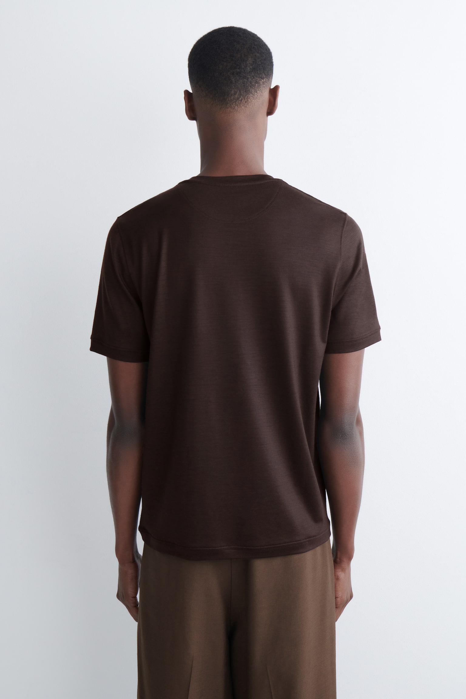 CAMISETA DE LANA LIGERA - MARRÓN - 8