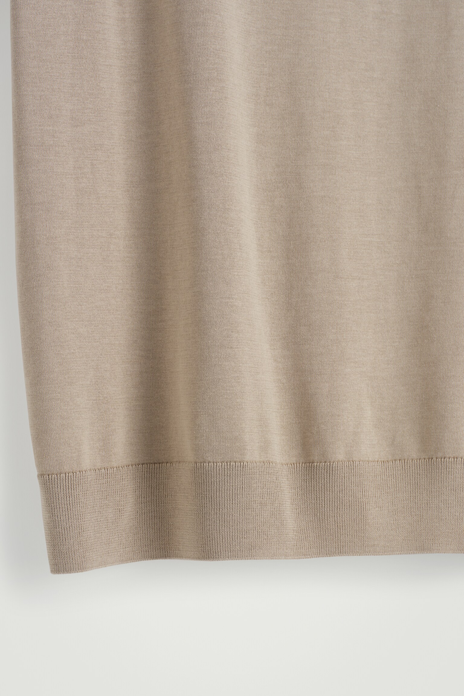 SCHMALES POLOSHIRT AUS SEIDE MIT REISSVERSCHLUSS - MOLE/SCHWARZ - 4
