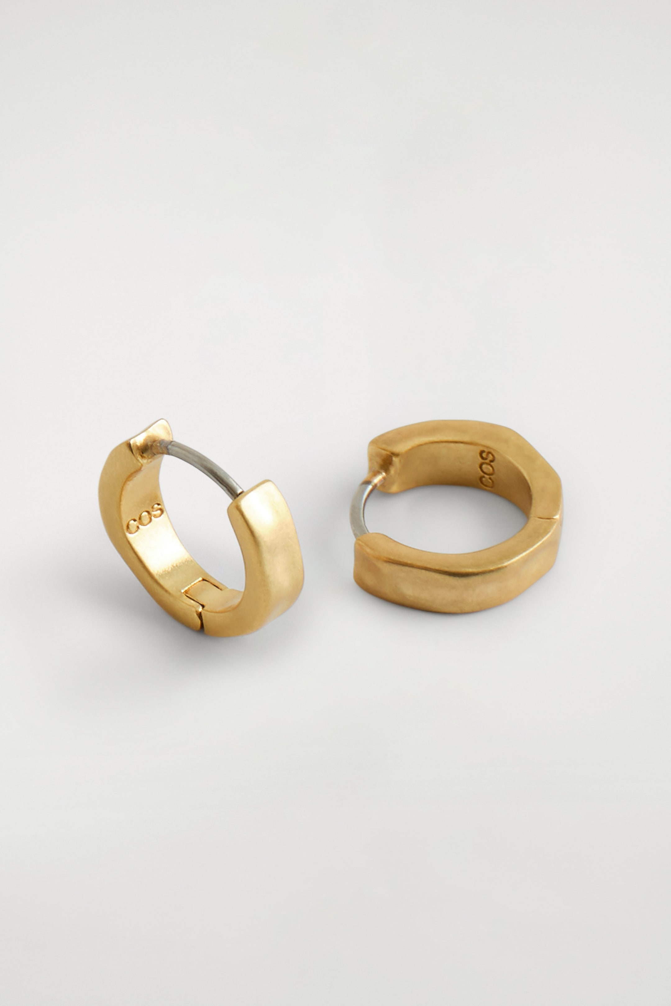 HAMMERED MINI HOOP EARRINGS