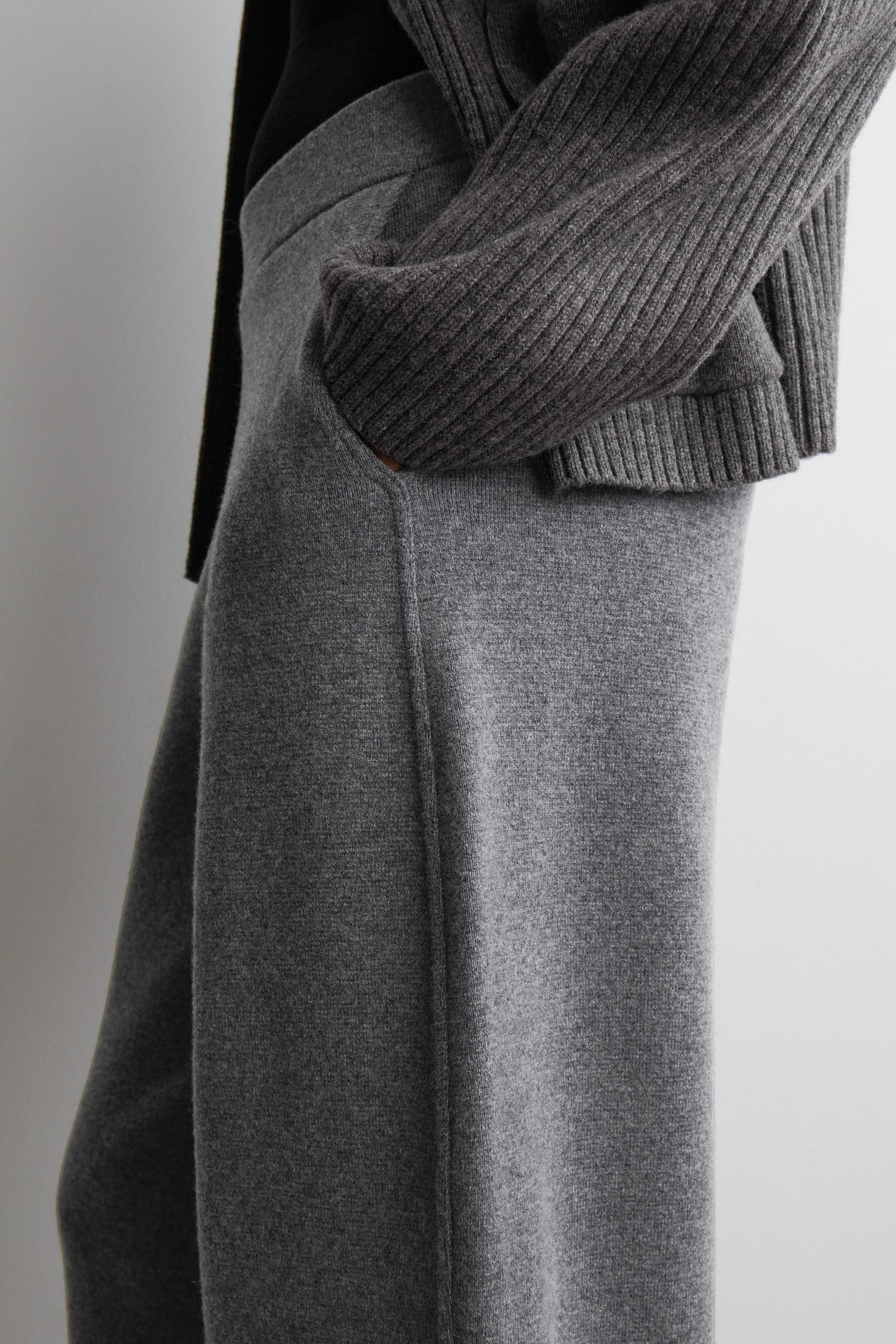 MERINO WOOL BARREL-LEG TROUSERS