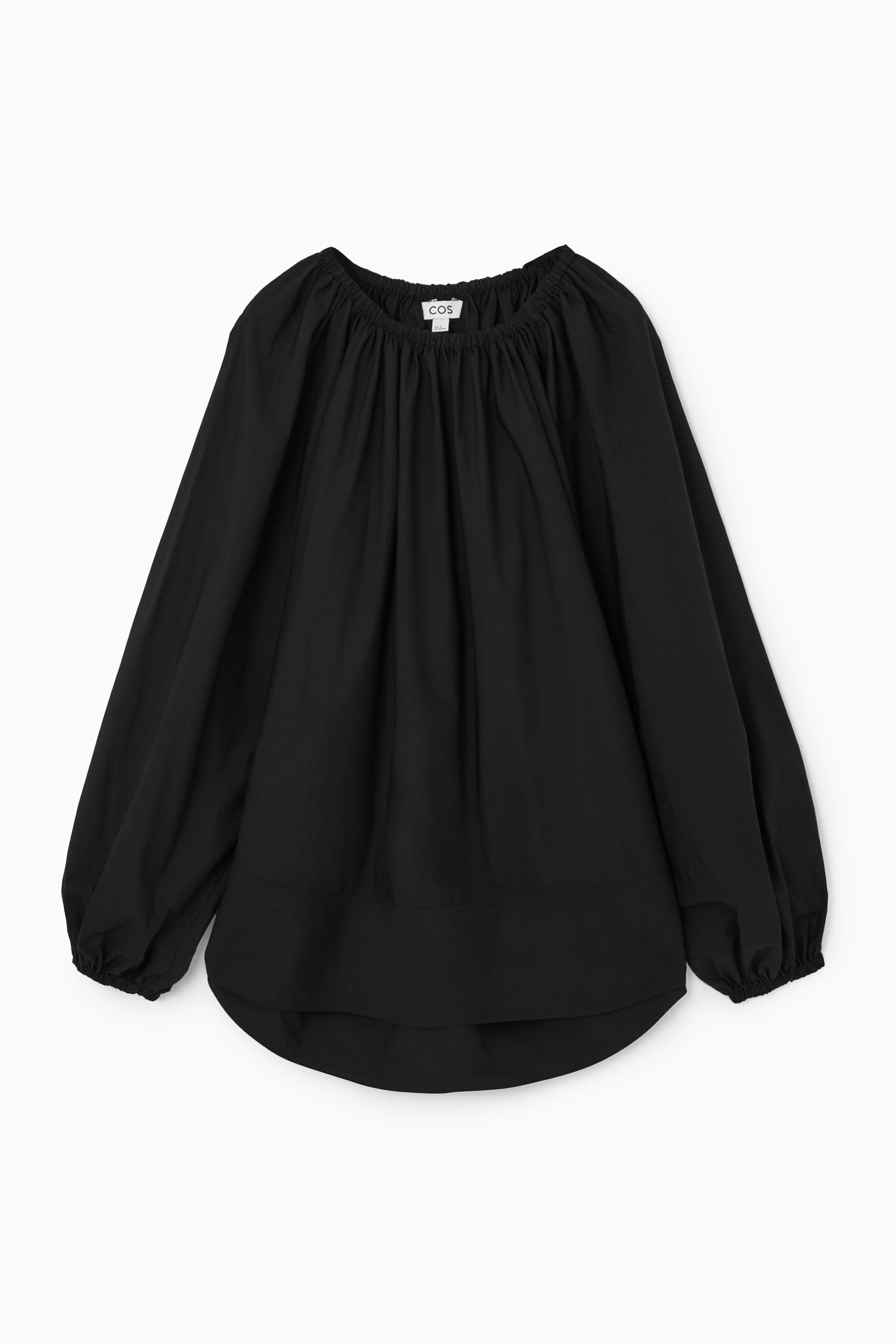 BLUSA OVERSIZE CON HOMBROS AL DESCUBIERTO
