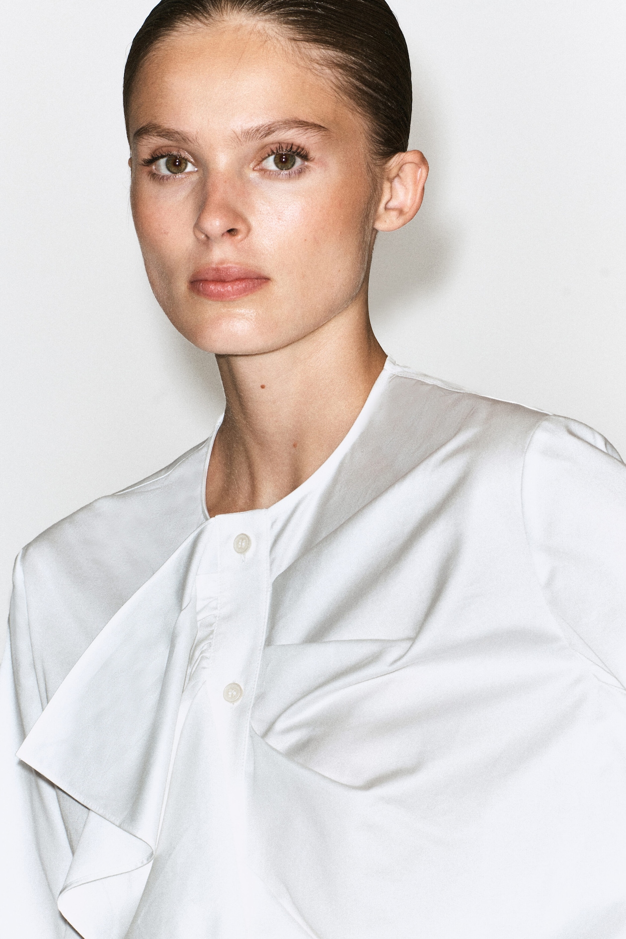 RUFFLED COTTON BLOUSE — WHITE