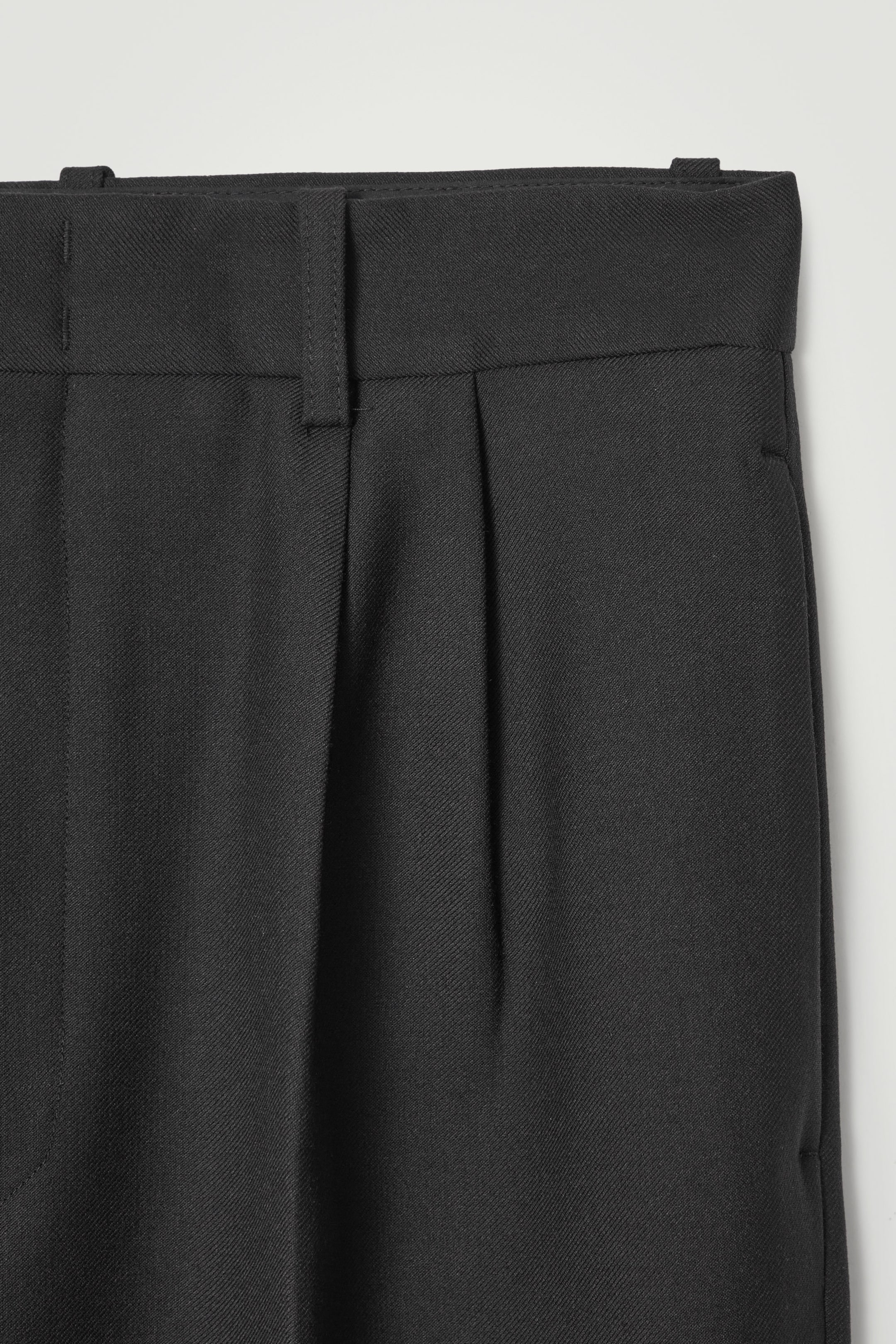 SLIM CIGARETTE PANTS