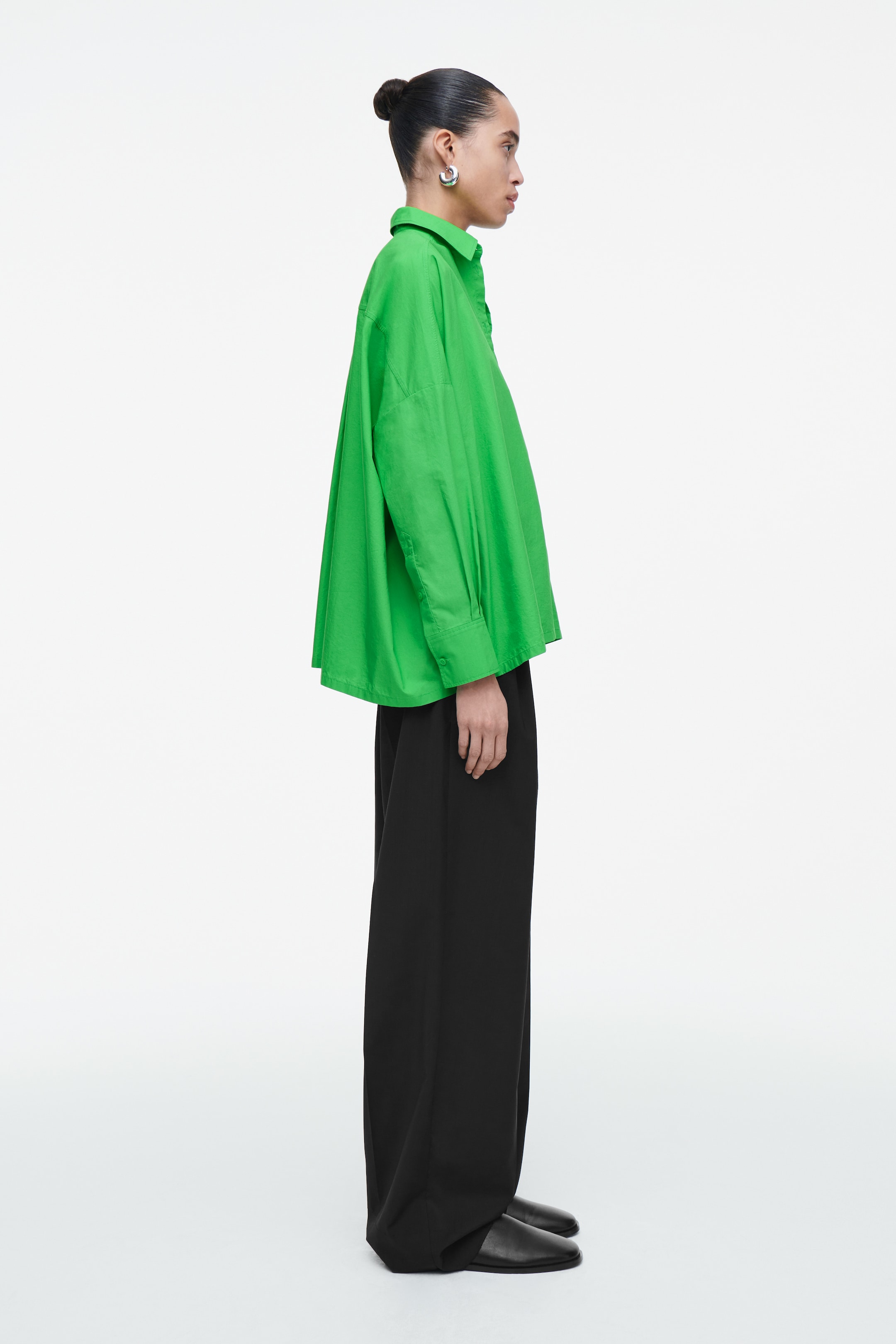 Größeres Bild anzeigen: KASTENFÖRMIGES HEMD - GRÜN - Ladies | H&M AT 2