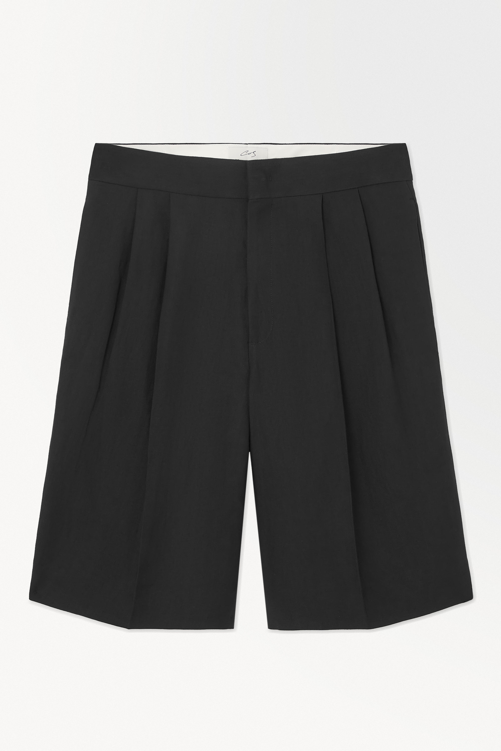 ★COOR★ Wide pleated bermuda shorts black CXD3PT08V-BLK Black Wide Leg Pleated Bermuda Shorts - Kaotiko