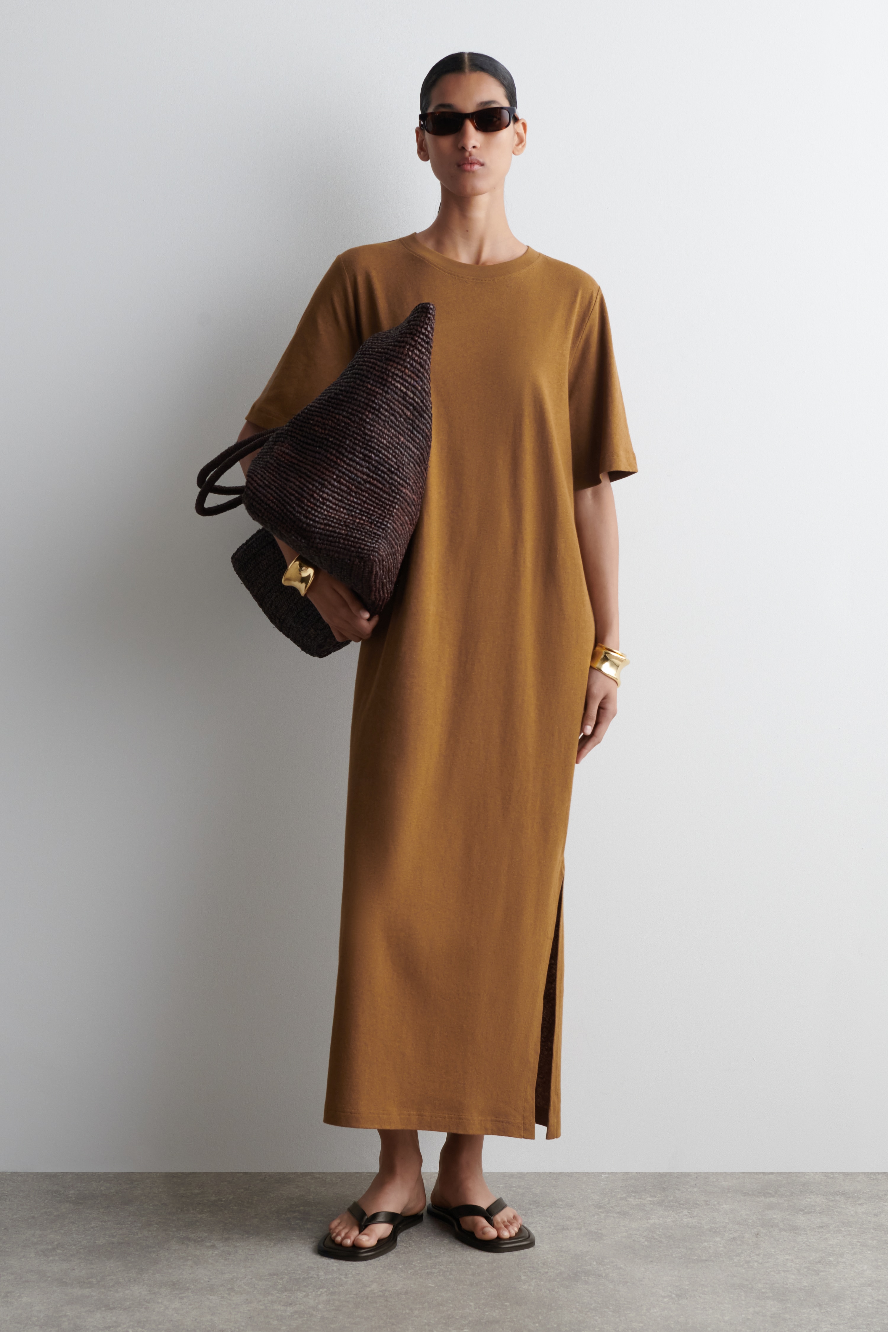 ROCHIE MAXI TIP TRICOU DIN BUMBAC ȘI IN - MARO/NEGRU / ALB / CU DUNGI