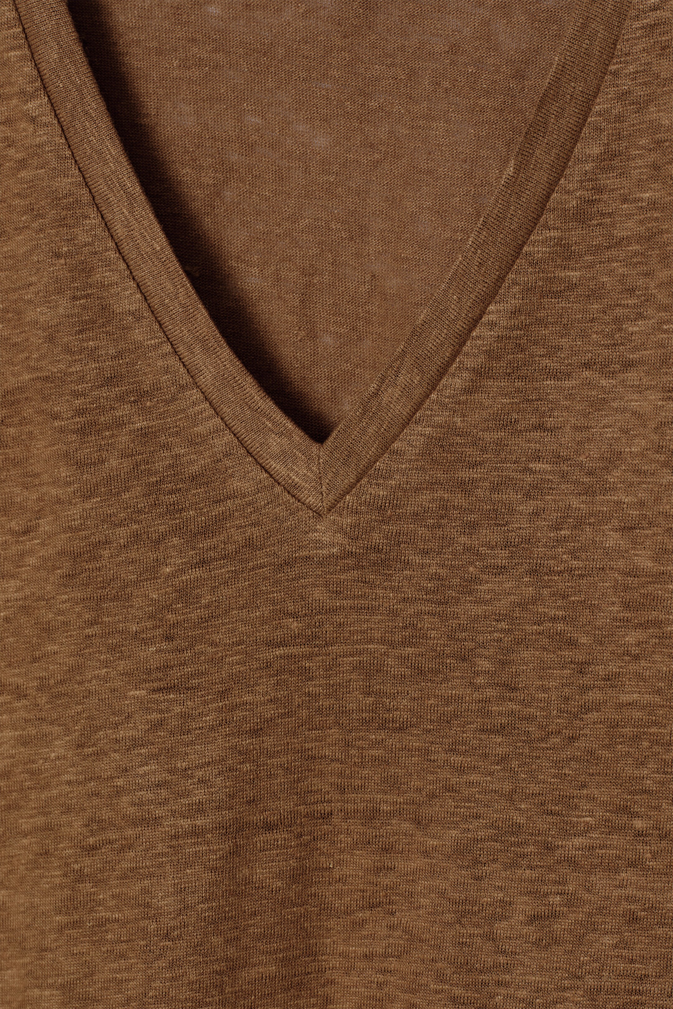 Zobrazit větší obrázek: LÍNENÉ TRIČKO S V-VÝSTŘIHEM - HNĚDÝ - ŽENY | H&M CZ 5