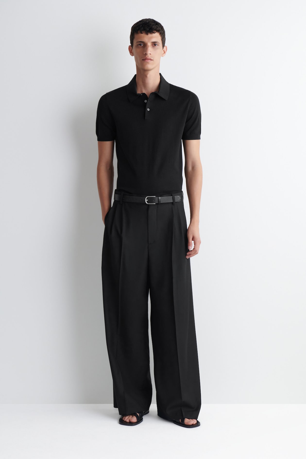 SLIM KNITTED SILK POLO SHIRT — BLACK
