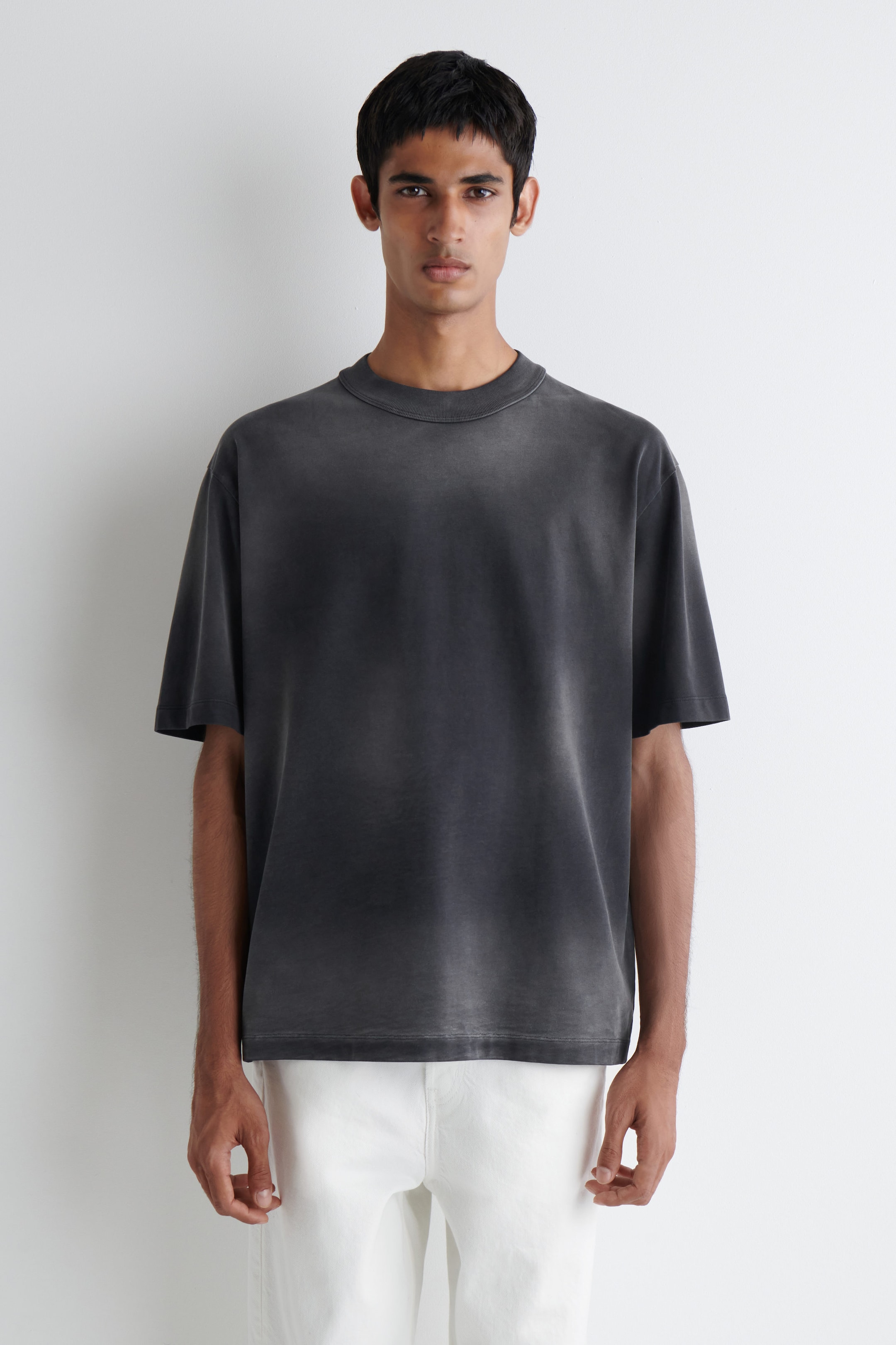 OVERSIZED-T-SHIRT AUS JERSEY MIT KRAGEN