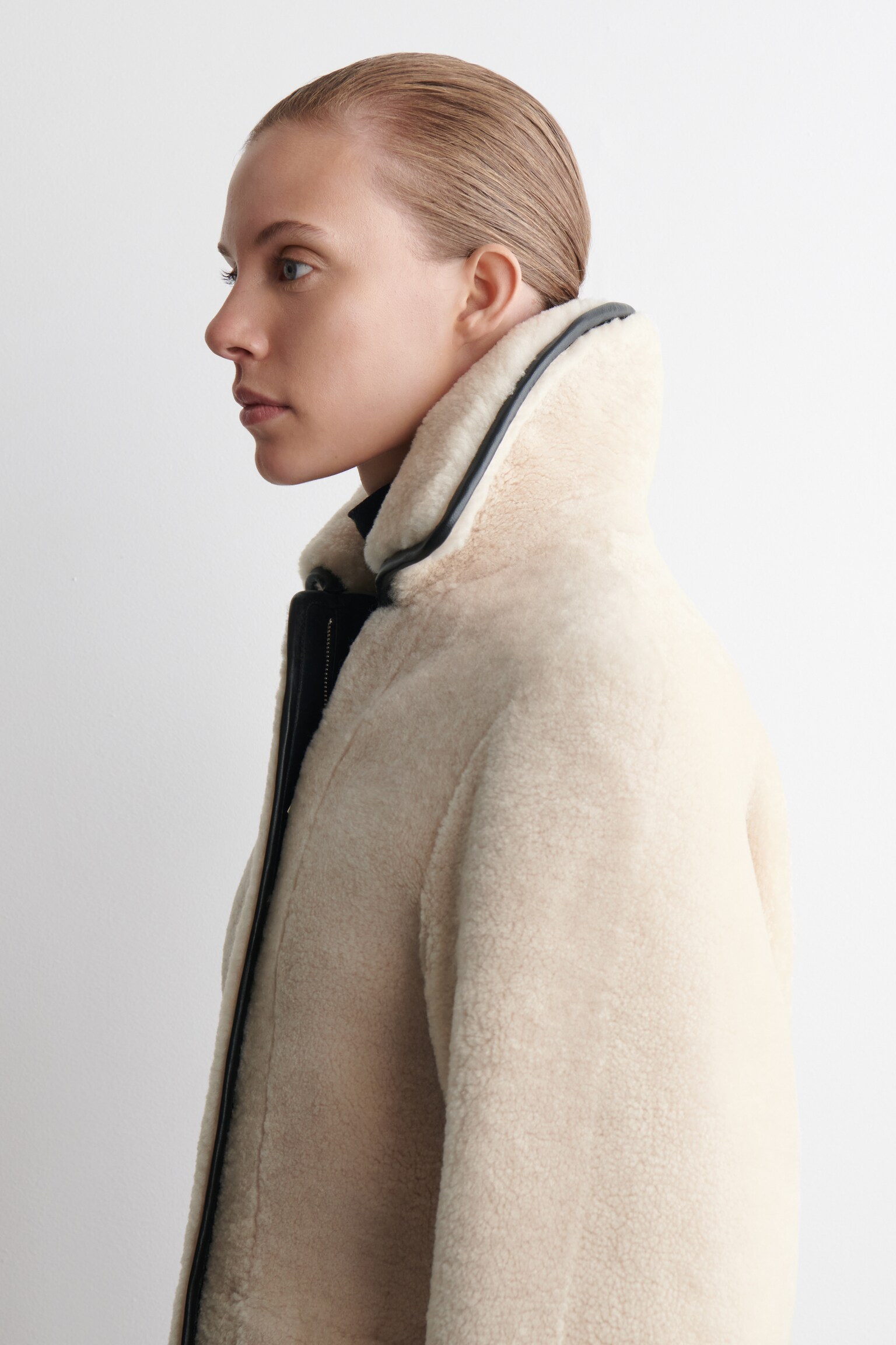 LEATHER-TRIMMED SHEARLING LONG COAT - CREAM - 8