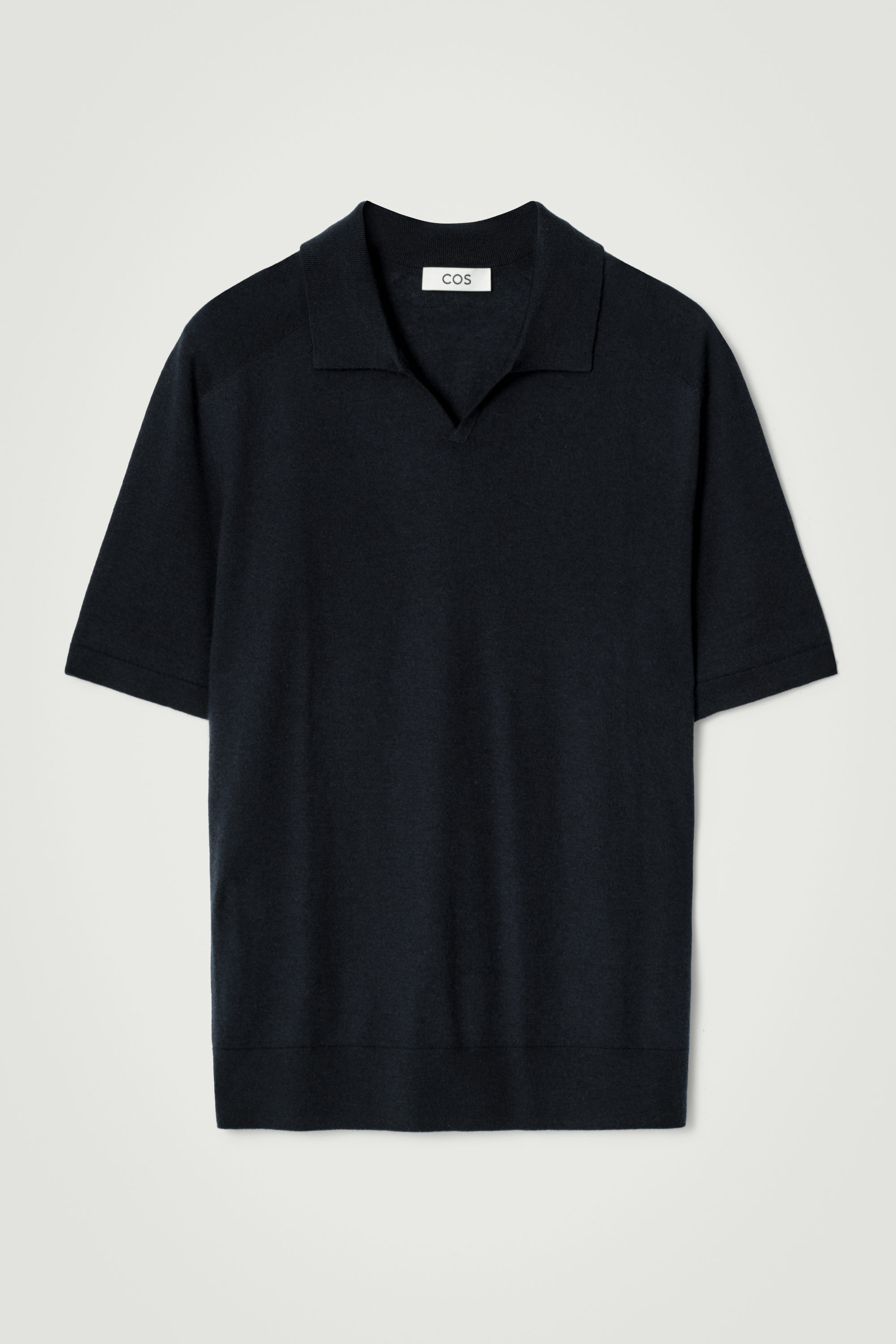 FINE-KNIT CASHMERE OPEN-COLLAR POLO SHIRT - NAVY | COS US