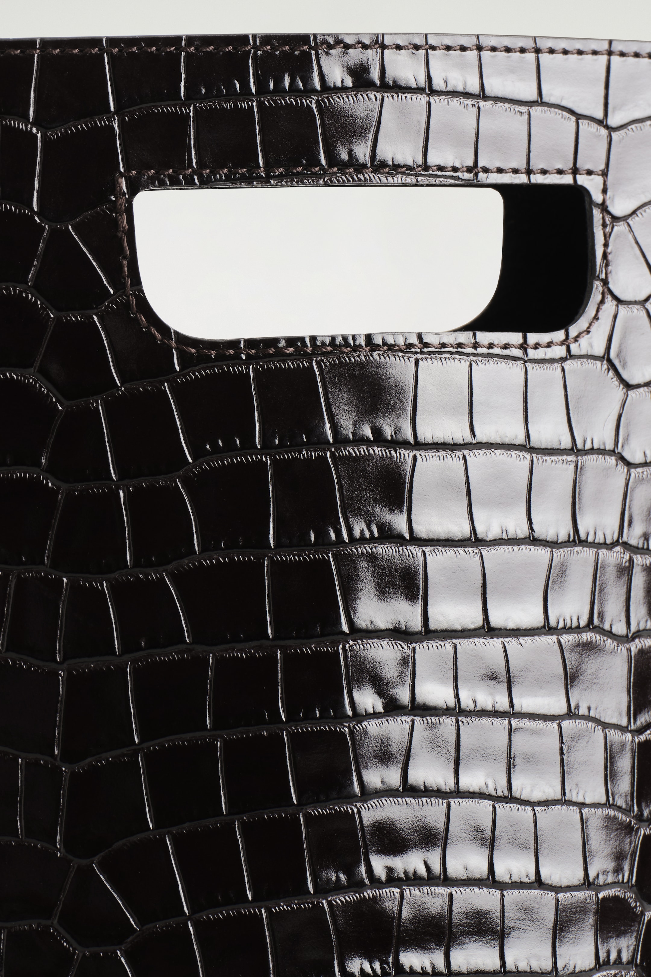 Ingrandisci l'immagine: FOLIO MINI BAG - CROC-EMBOSSED LEATHER - BROWN - DONNA | H&M CH 5