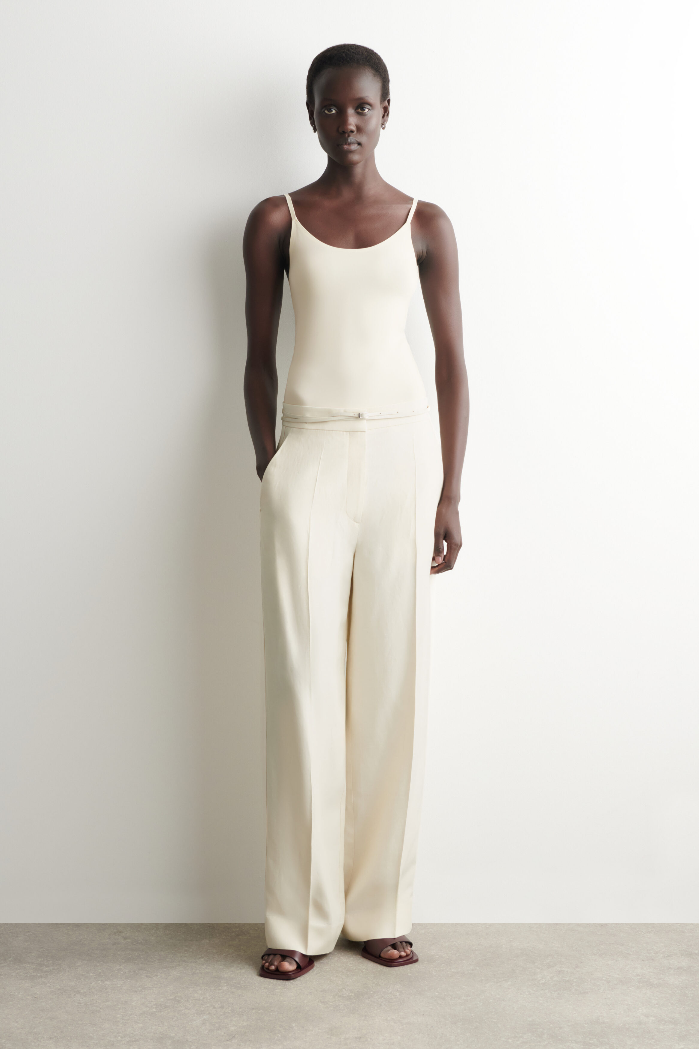 lcdc キャミ　glowny blackup cos musinsa SLIM-FIT JERSEY CAMI TOP - WHITE | COS US