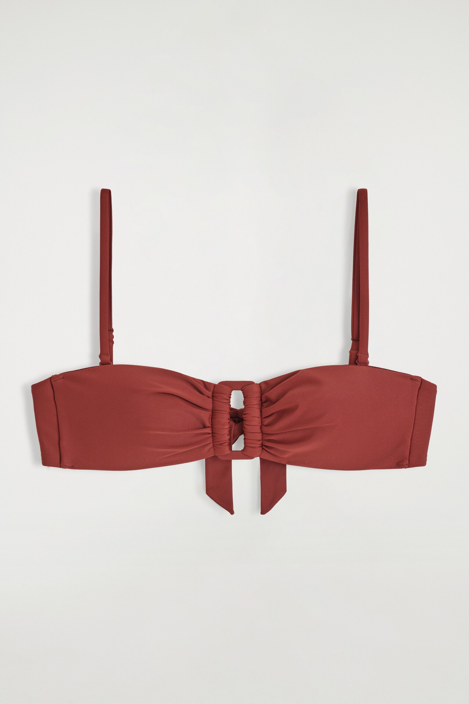 TOP DE BIKINI BANDEAU FRUNCIDO - ROJO TEJA - 2