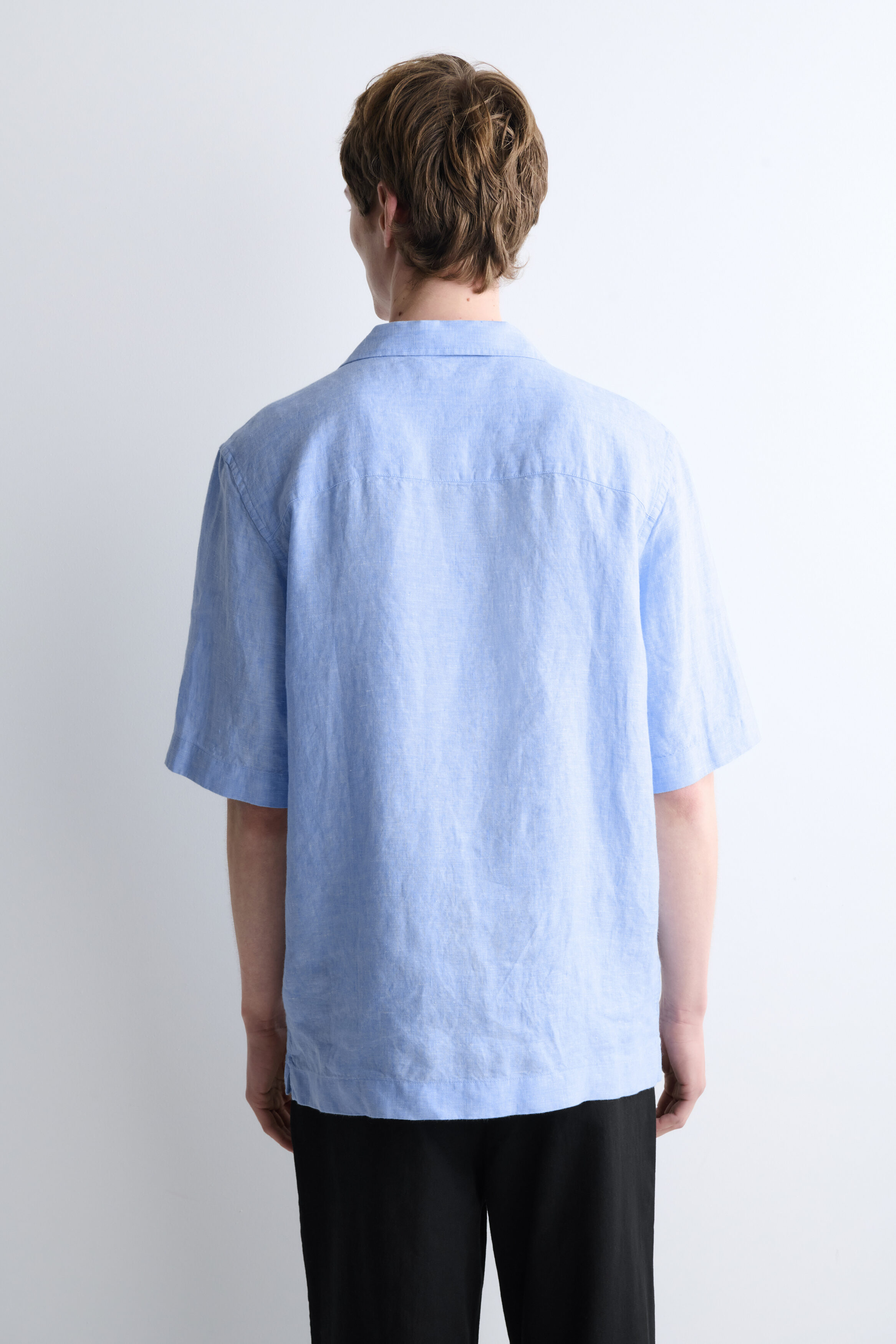 CAMP-COLLAR SHORT-SLEEVED LINEN SHIRT - LIGHT BLUE | COS US