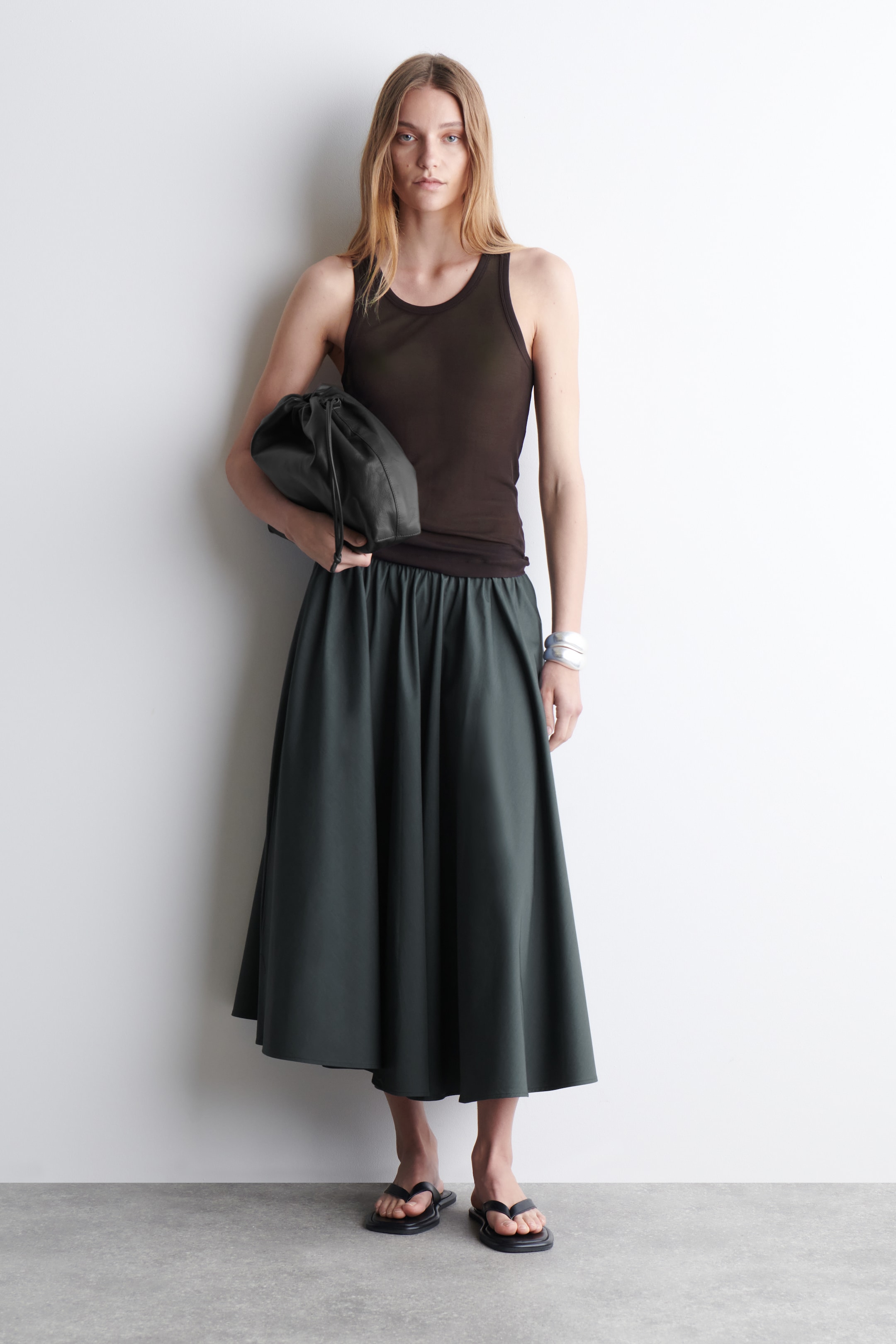 Grotere afbeelding bekijken: GEPLOOIDE A-LIJN MIDI ROK - Steenkool - DAMES | H&M NL 1