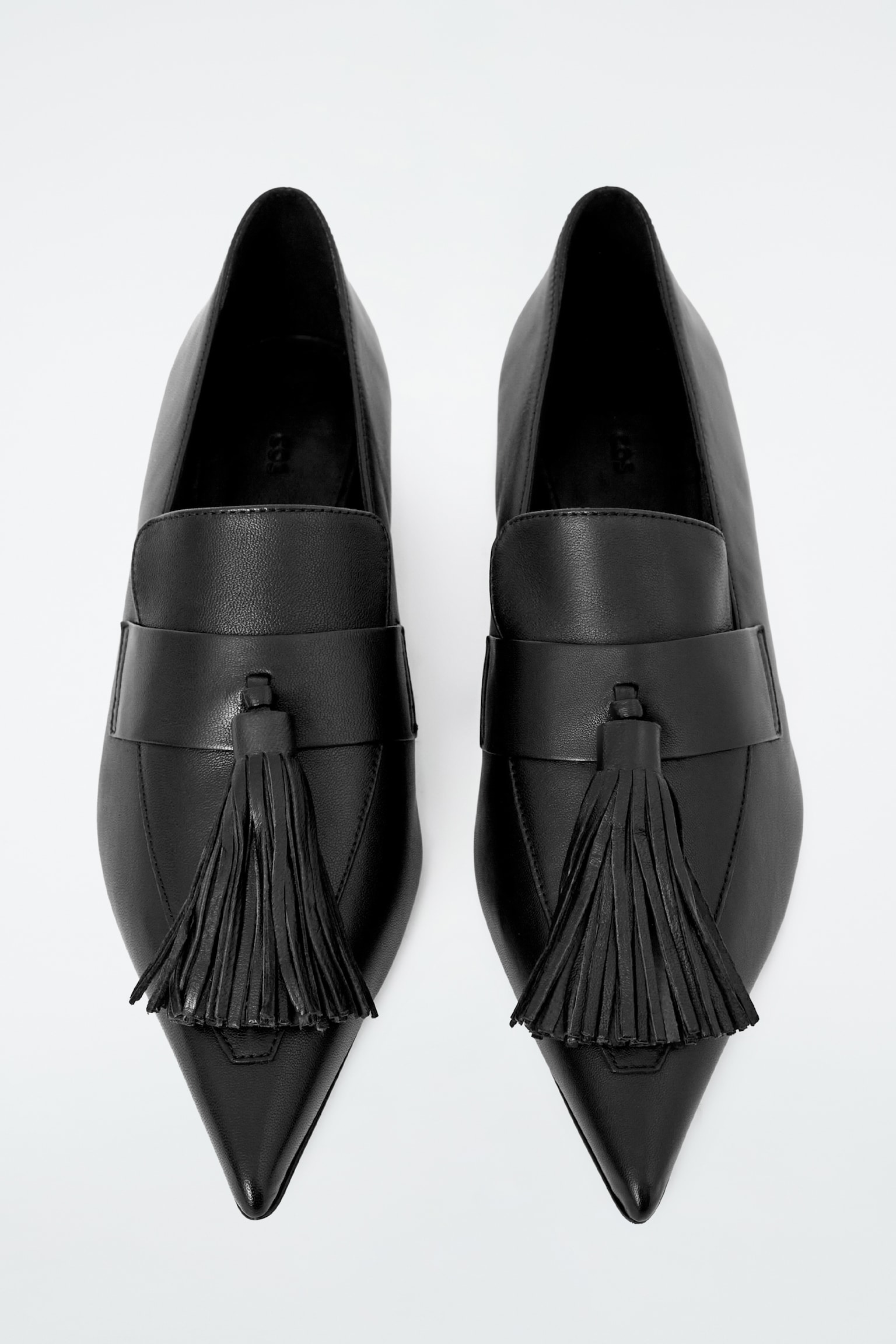 MOCASSINS À PETIT TALON ET HOUPPES EN CUIR - NOIR - 4