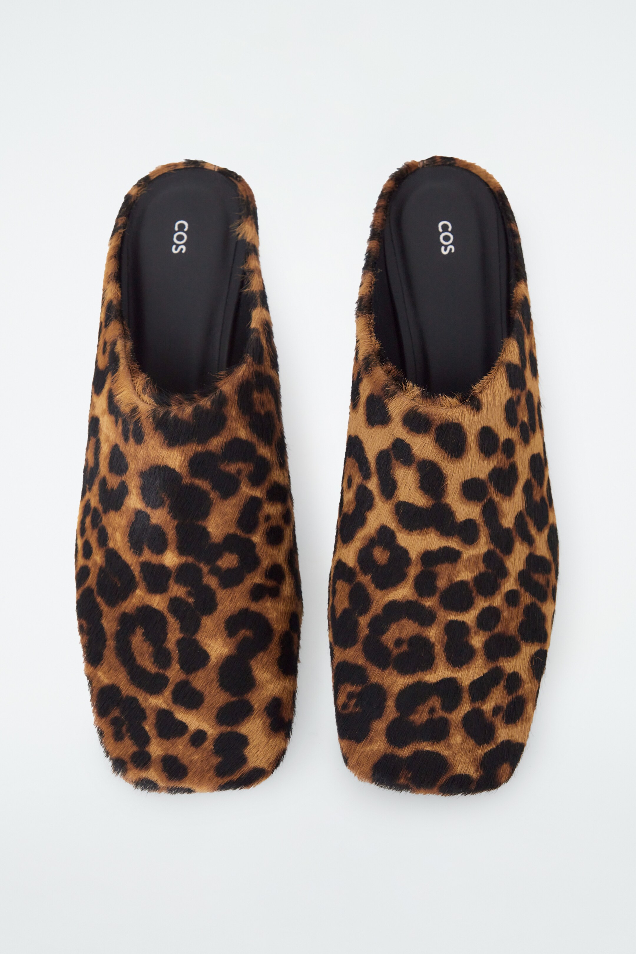 Agrandir l'image: MULES À BOUT CARRÉ LÉOPARD EN CUIR FAÇON POULAIN - LÉOPARD - FEMME | H&M CH 2