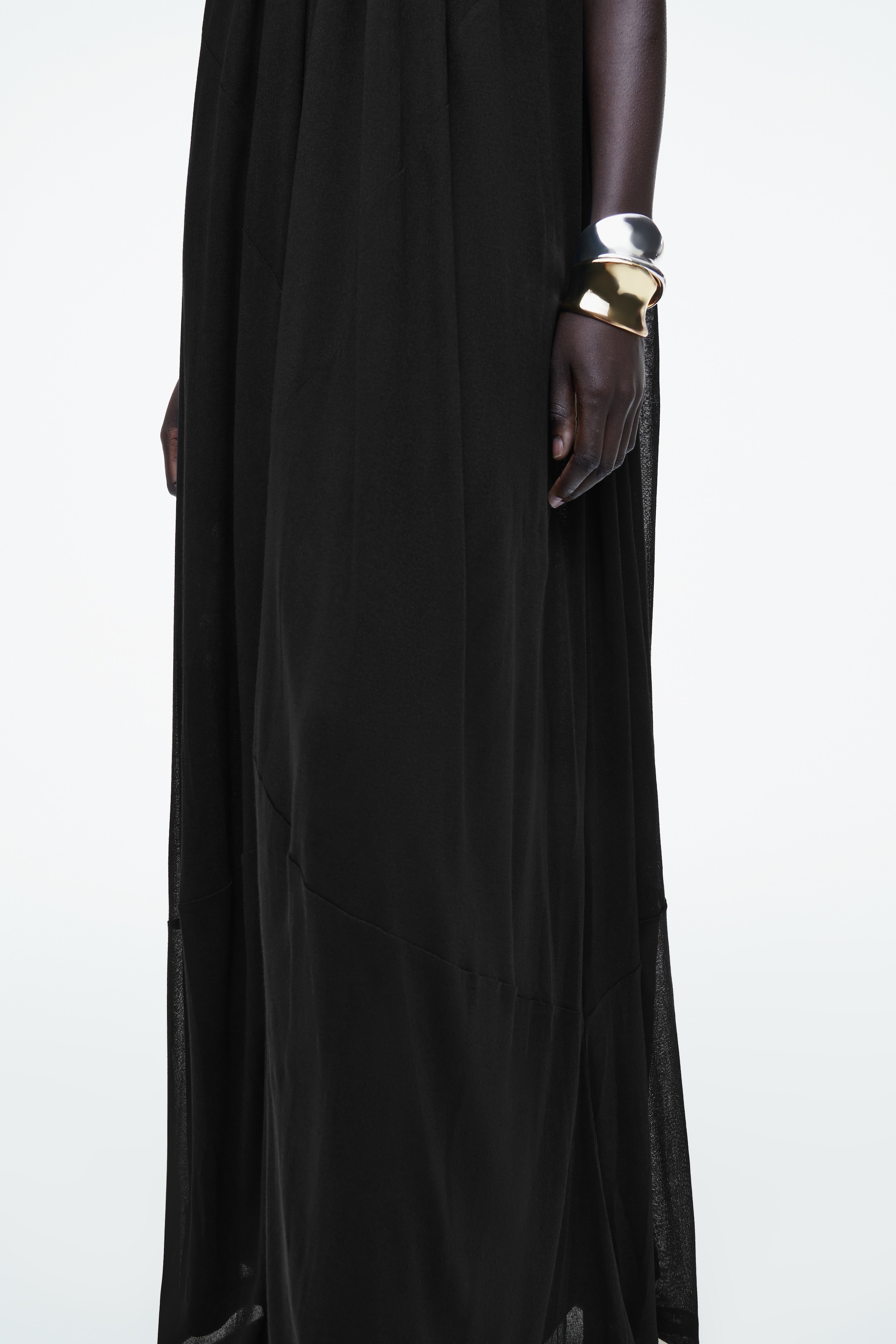 Zobacz większy obraz: SUKIENKA MAXI Z ODKRYTYMI RAMIONAMI - CZARNY - ONA | H&M PL 5