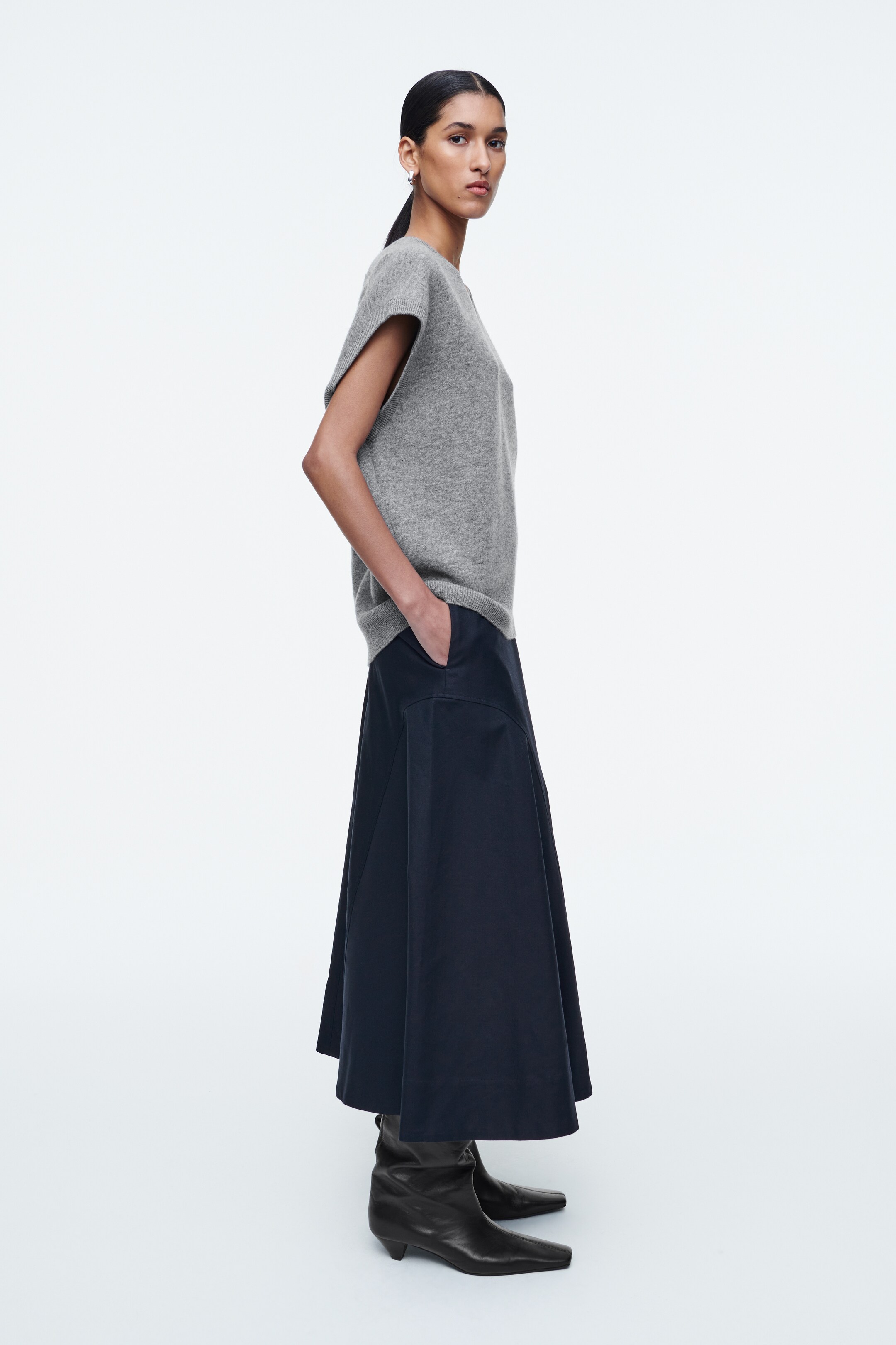 Visualizza immagine più grande: GONNA MIDI ARROTONDATA - BLU NAVY - DONNA | H&M IT 4