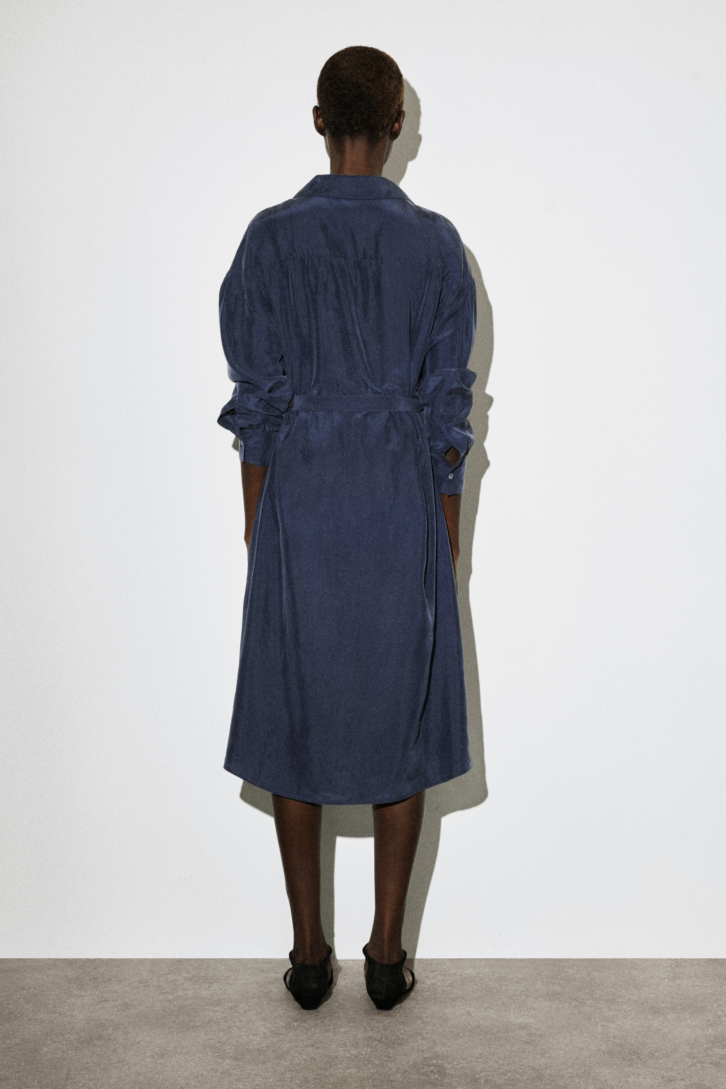 GATHERED CRINKLED-SILK MIDI SHIRT DRESS - NAVY | COS