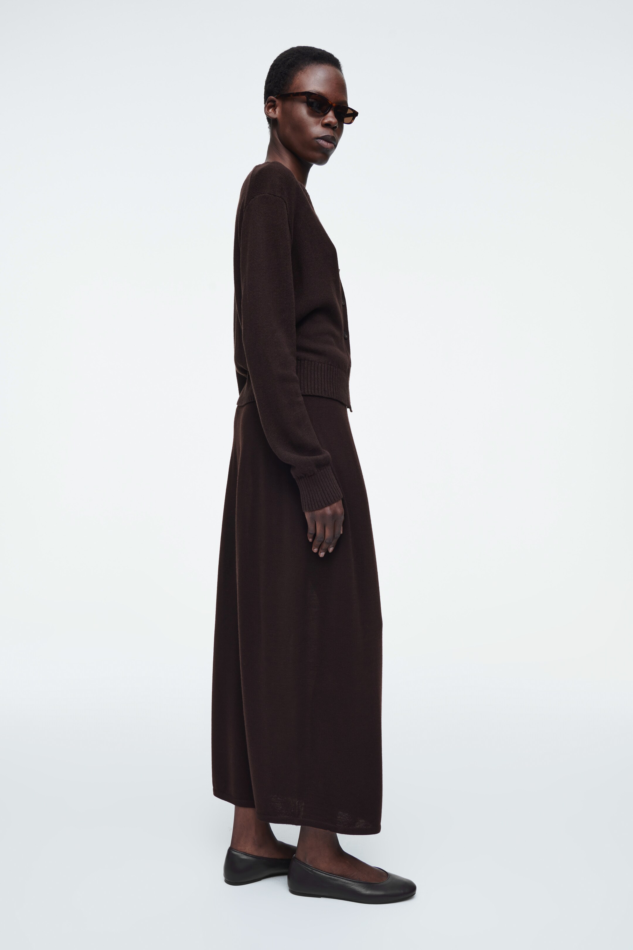 Grotere afbeelding bekijken: GEBREIDE LINNEN CARDIGAN - DONKERBRUIN - DAMES | H&M NL 3