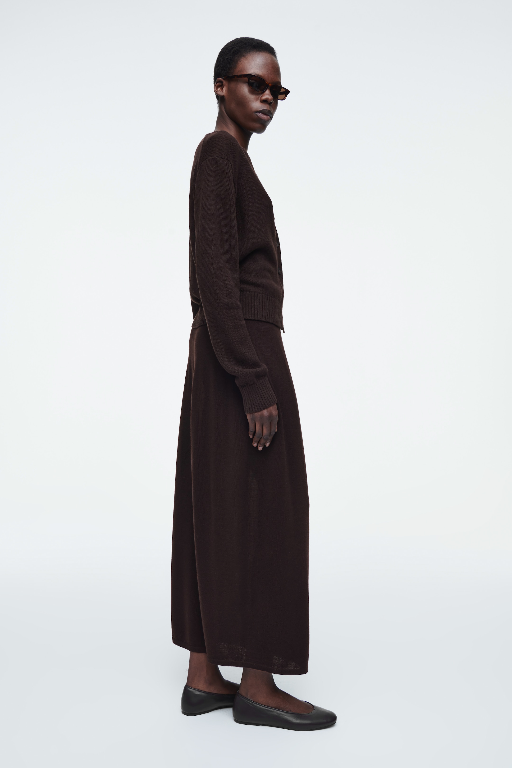 Grösseres Bild ansehen: STRICKJACKE AUS LEINEN - DUNKELBRAUN - DAMEN | H&M CH 3