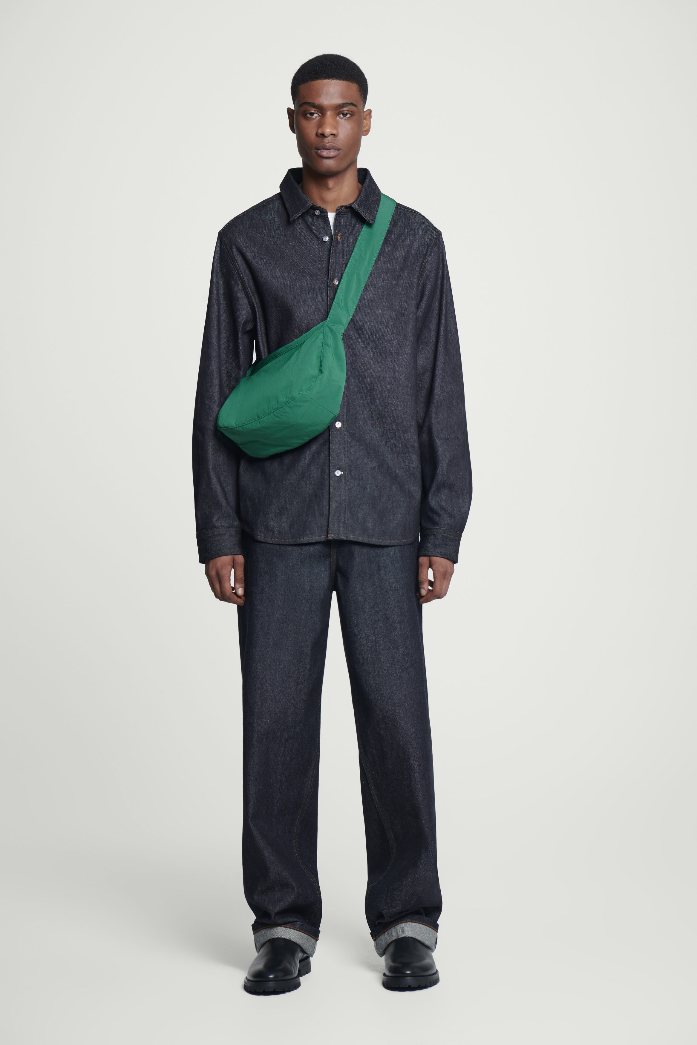 【COS】◆CROSSBODY SADDLE BAG - DARK GREEN◆1219190011◆ CROSSBODY SADDLE BAG - NYLON - DARK GREEN | COS