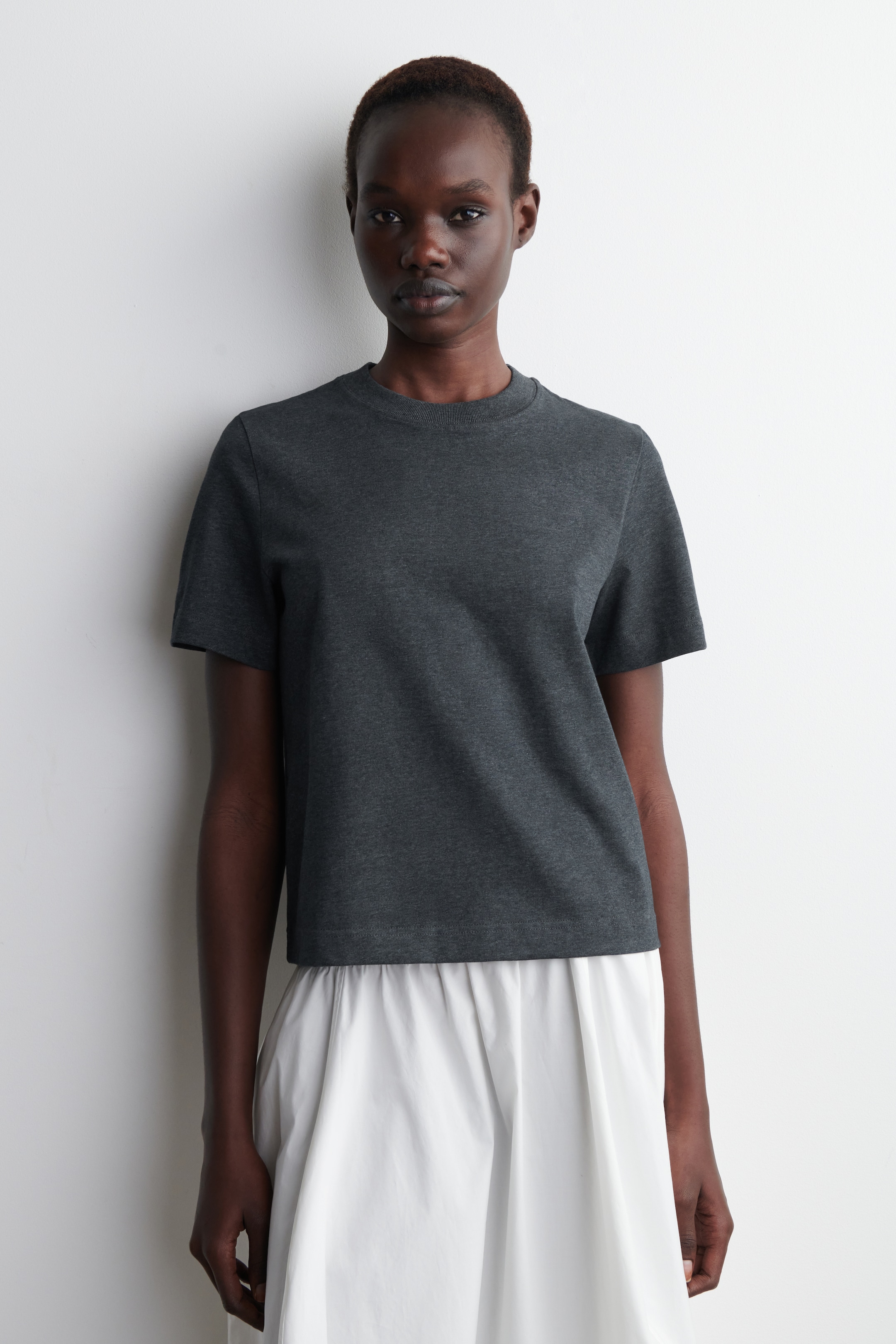 Ingrandisci l'immagine: CLEAN CUT REGULAR T-SHIRT - CHARCOAL MÉLANGE - DONNA | H&M CH 1