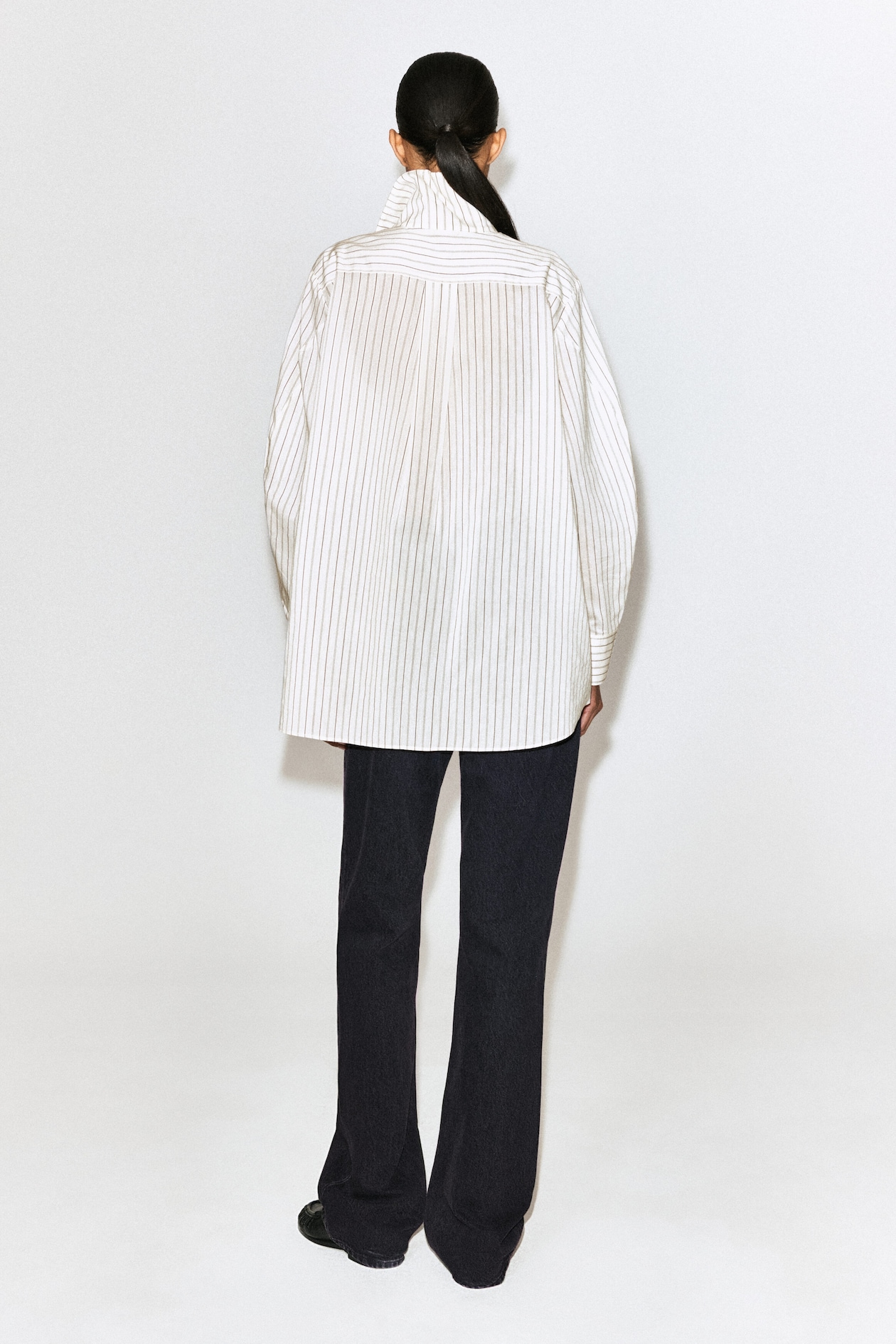 STRIPED COTTON-SILK HIGH-COLLAR SHIRT — IVORY / BROWN / STRIPED