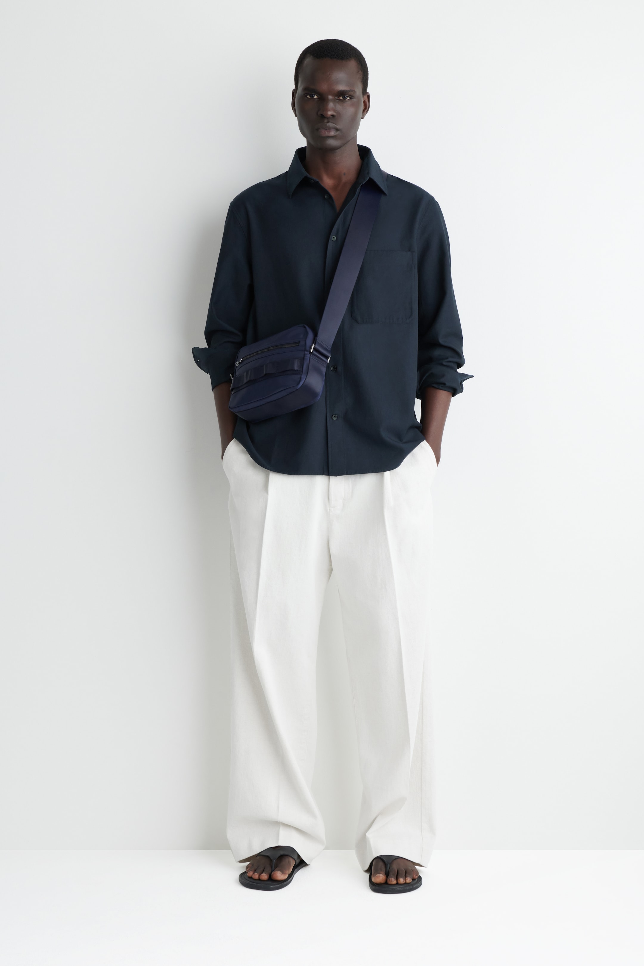 Grösseres Bild ansehen: TRANSIT UMHÄNGETASCHE - NYLON - NAVYBLAU - HERREN | H&M CH 1