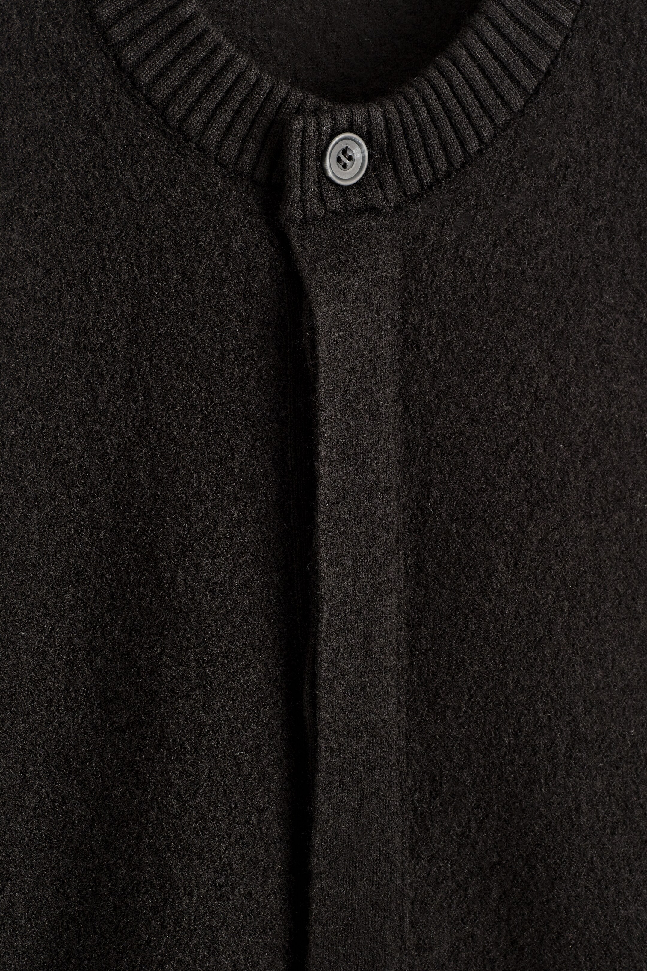 Visualizza immagine più grande: CARDIGAN GIROCOLLO IN LANA COTTA - NERO - UOMO | H&M IT 2