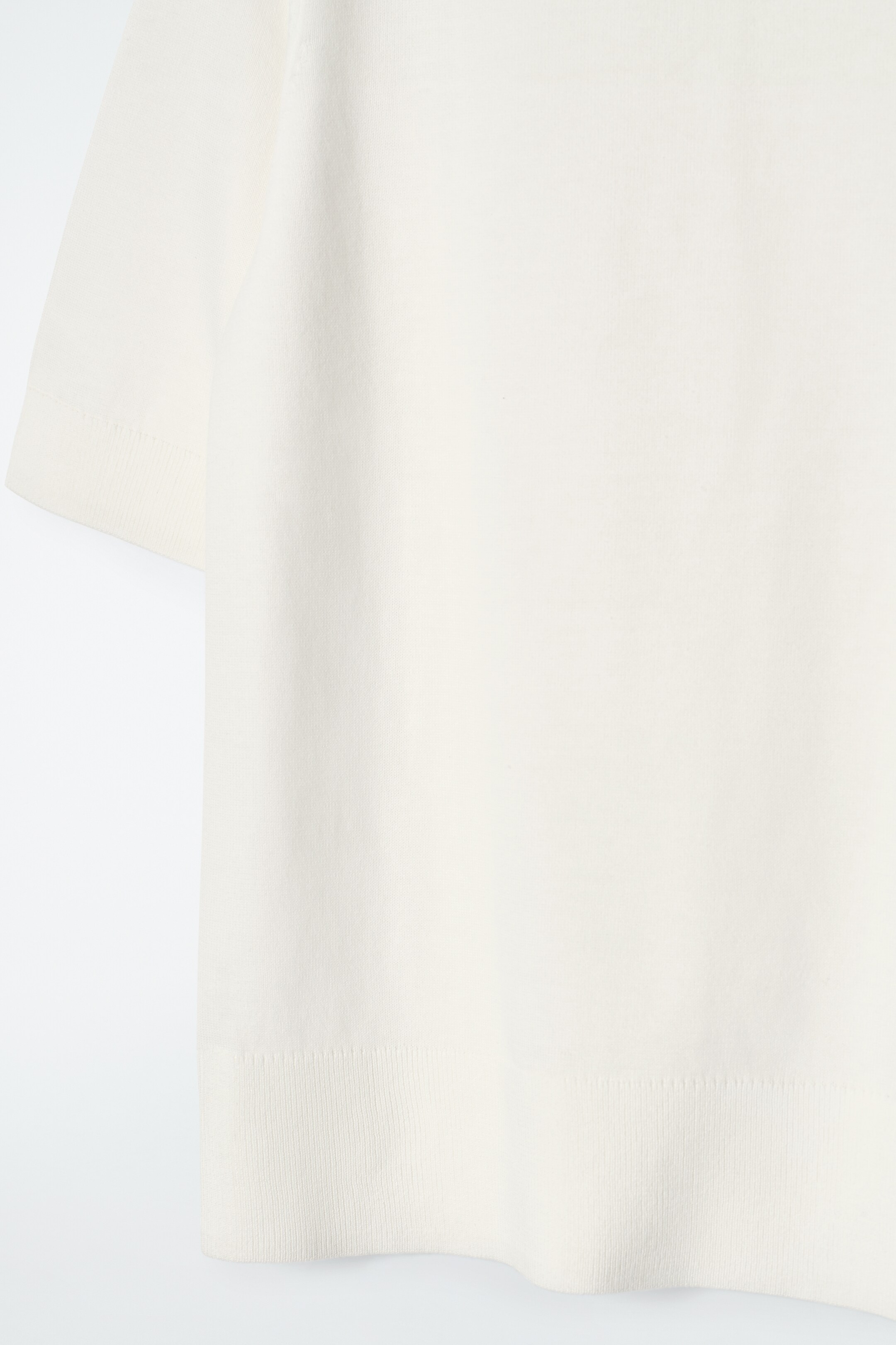 Ver imagen más grande: CAMISETA DE PUNTO REGULAR FIT - BLANCO ROTO - MUJER | H&M ES 7