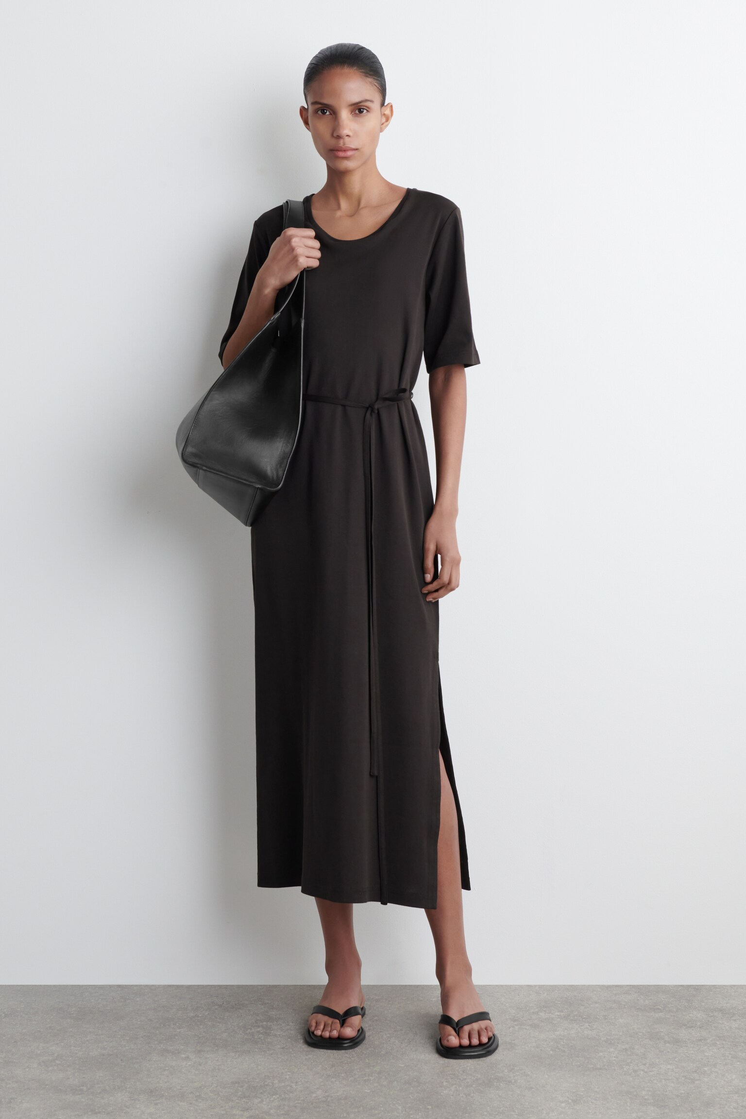 VESTIDO MIDI DE ALGODÓN CON CINTURÓN - MARRÓN OSCURO/AZUL MARINO