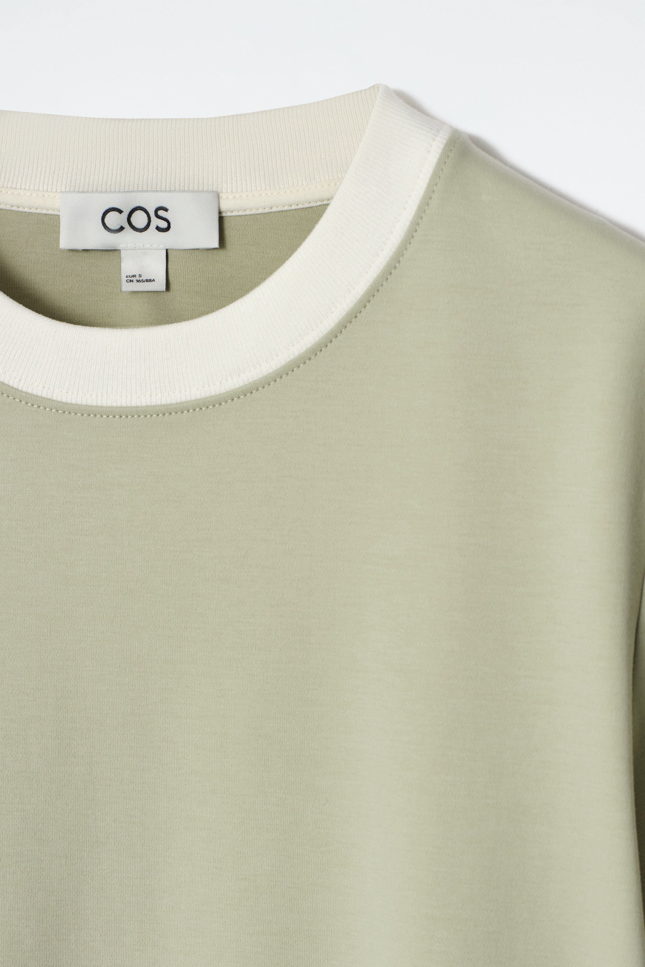Visualizza immagine più grande: T-SHIRT LINEARE DAL TAGLIO REGOLARE - VERDE / ÉCRU - DONNA | H&M IT 6