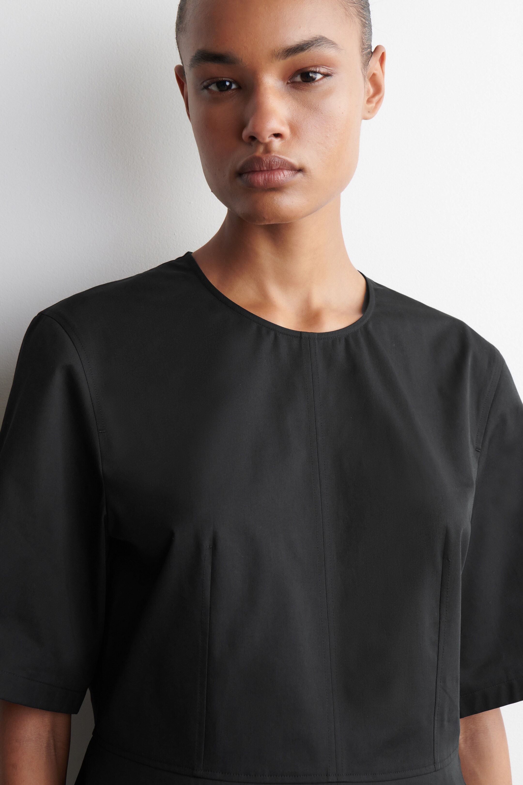 Grösseres Bild ansehen: OBERTEIL AUS BAUMWOLLE MIT SCHÖSSCHEN - SCHWARZ - DAMEN | H&M CH 3