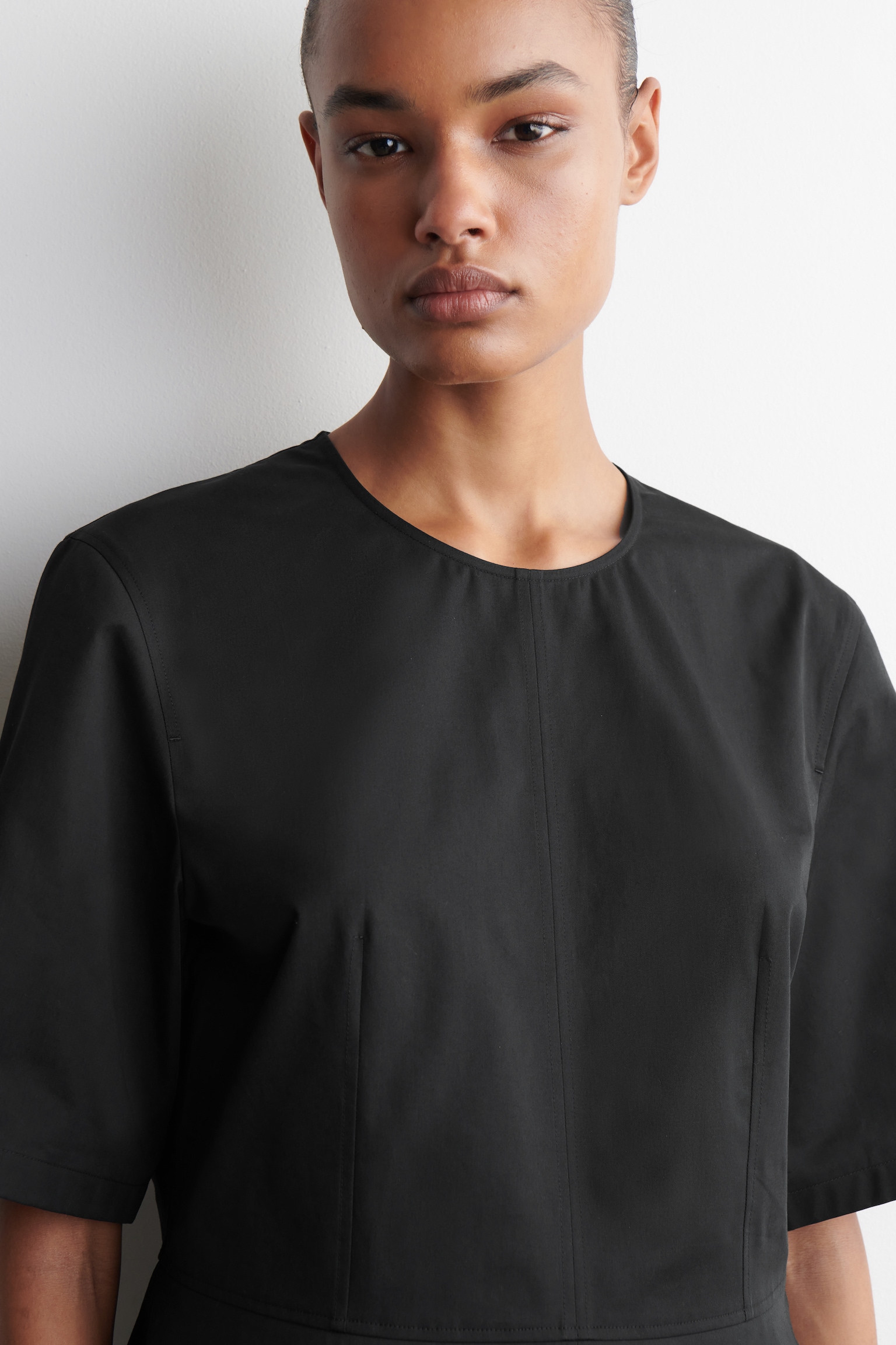 TOP DE ALGODÓN CON PEPLUM - NEGRO/BLANCO - 5