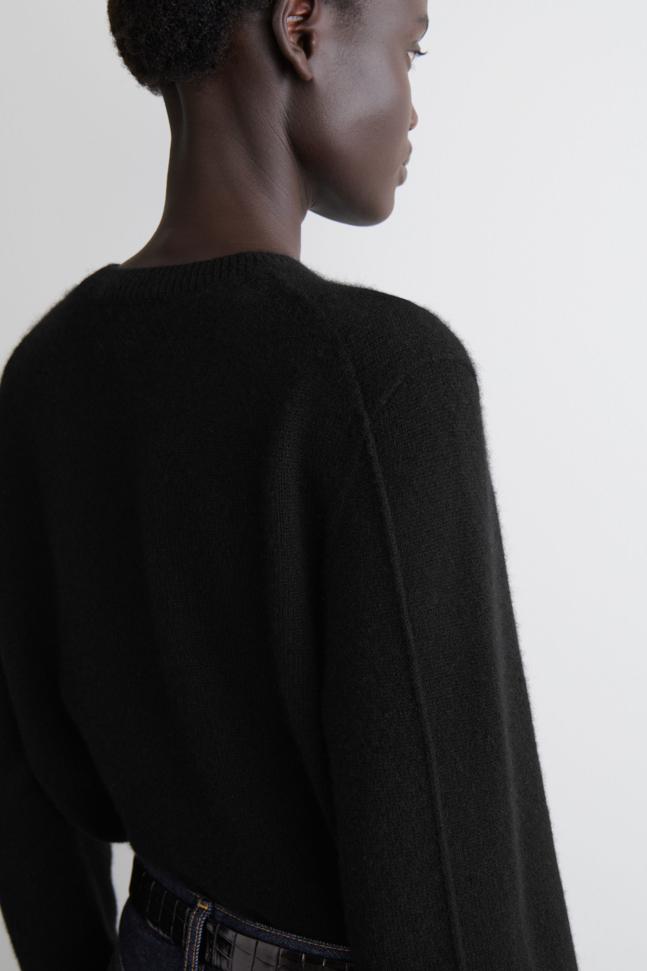 KASCHMIRPULLOVER MIT RUNDHALSAUSSCHNITT