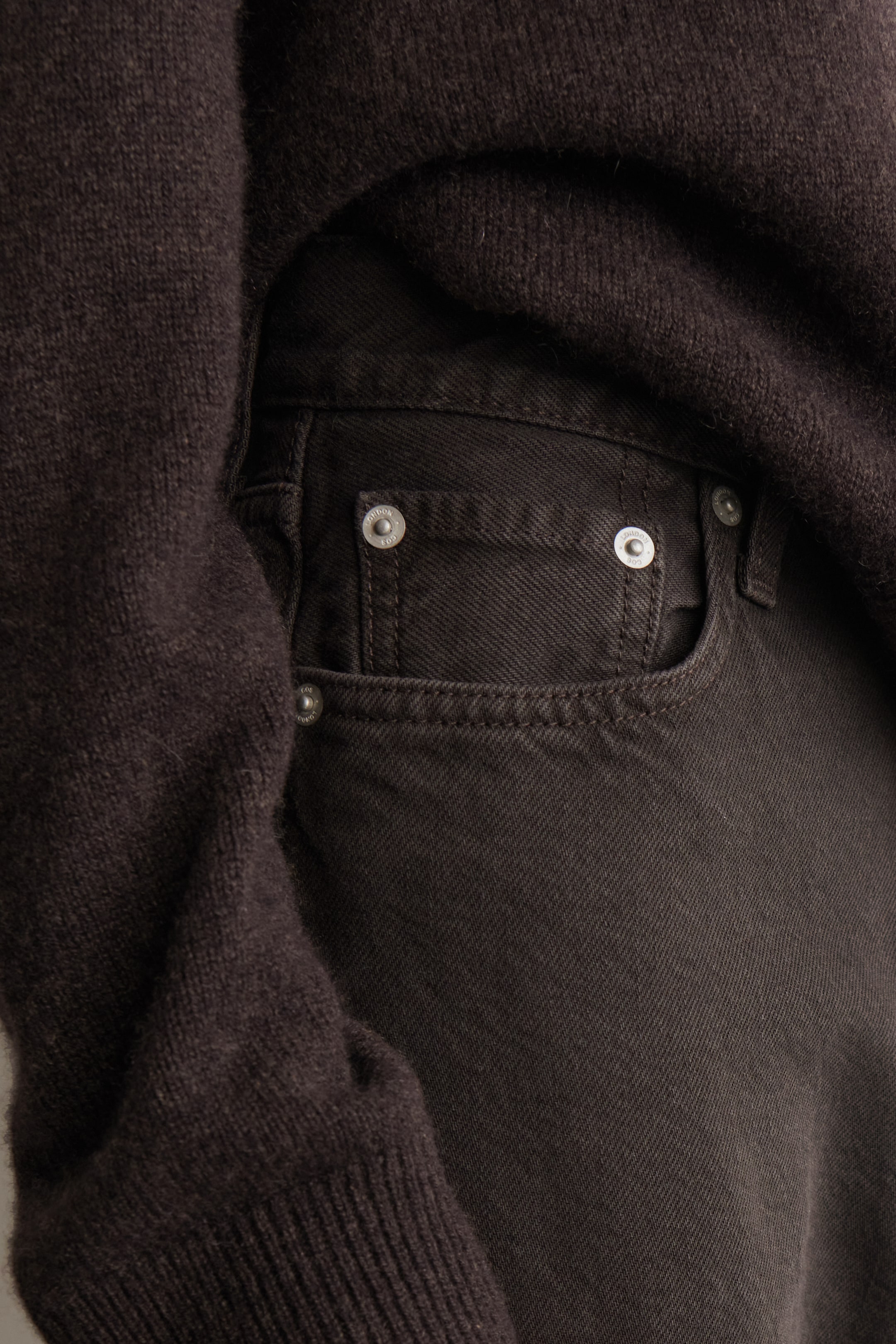 Agrandir l'image: JEAN REPRISE DROIT - BRUN FONCÉ - FEMME | H&M CH 3