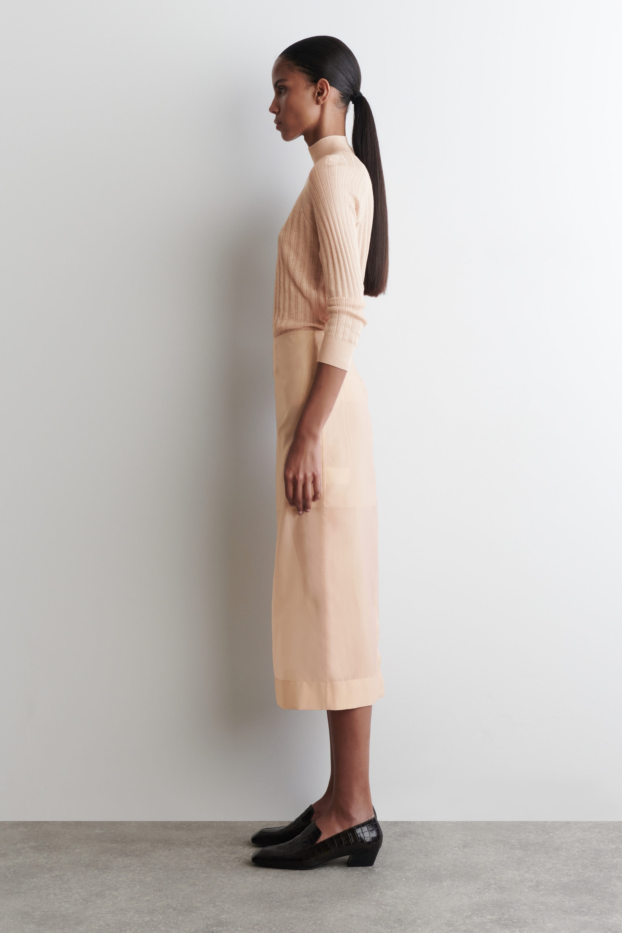 SHEER COLUMN SKIRT