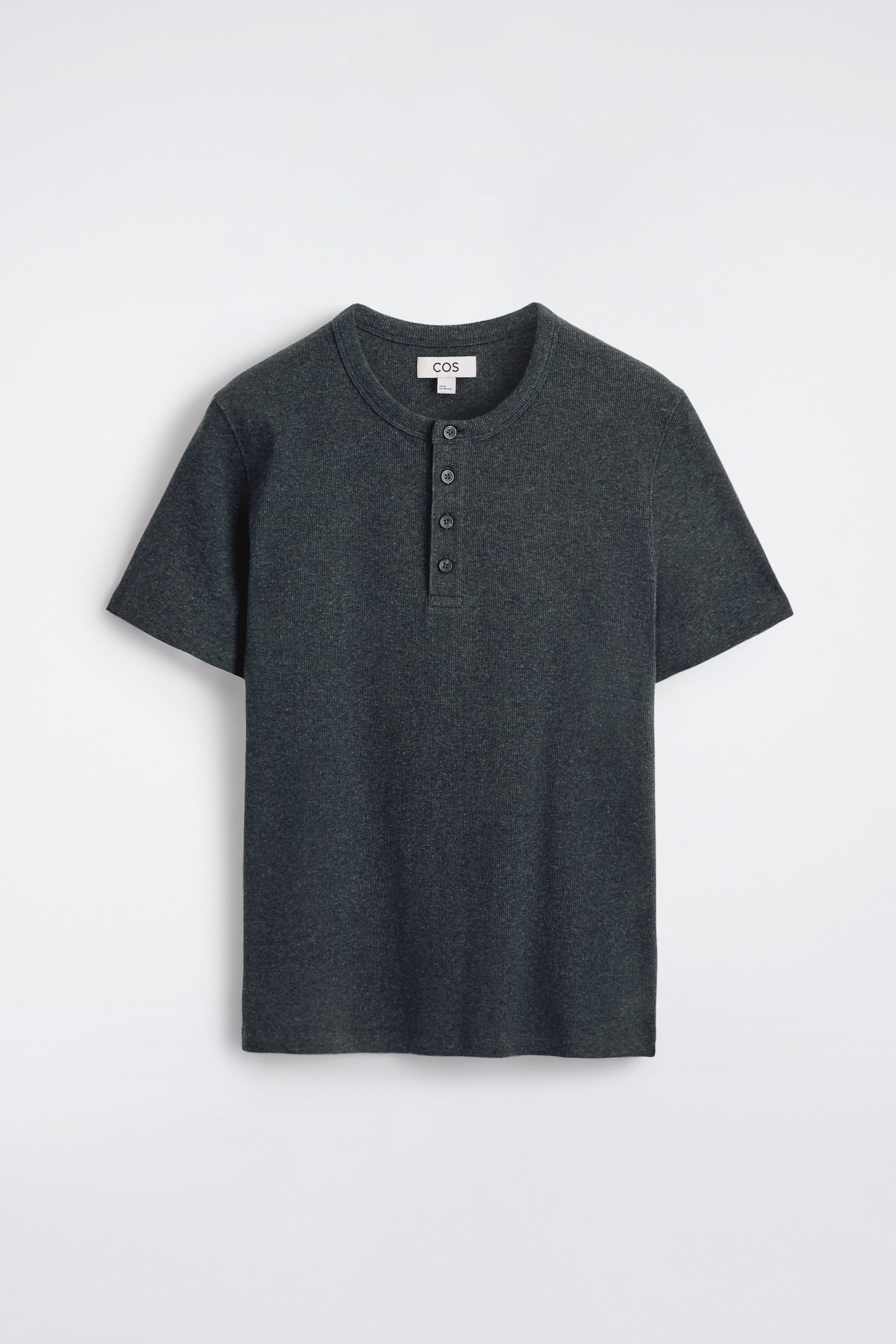 SCHMALES, GERIPPTES HENLEY-T-SHIRT