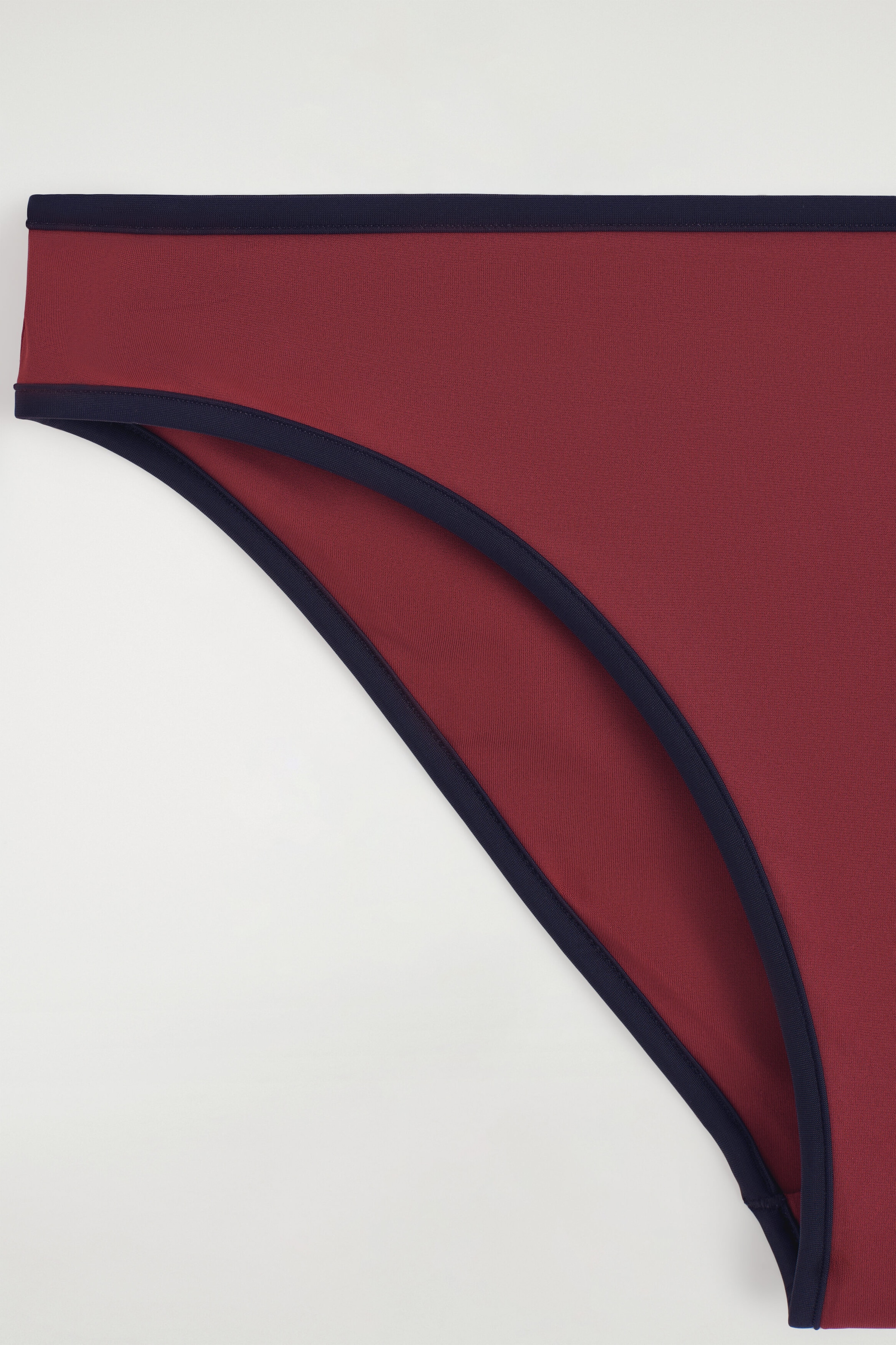StillMedia/DescriptiveDetail
