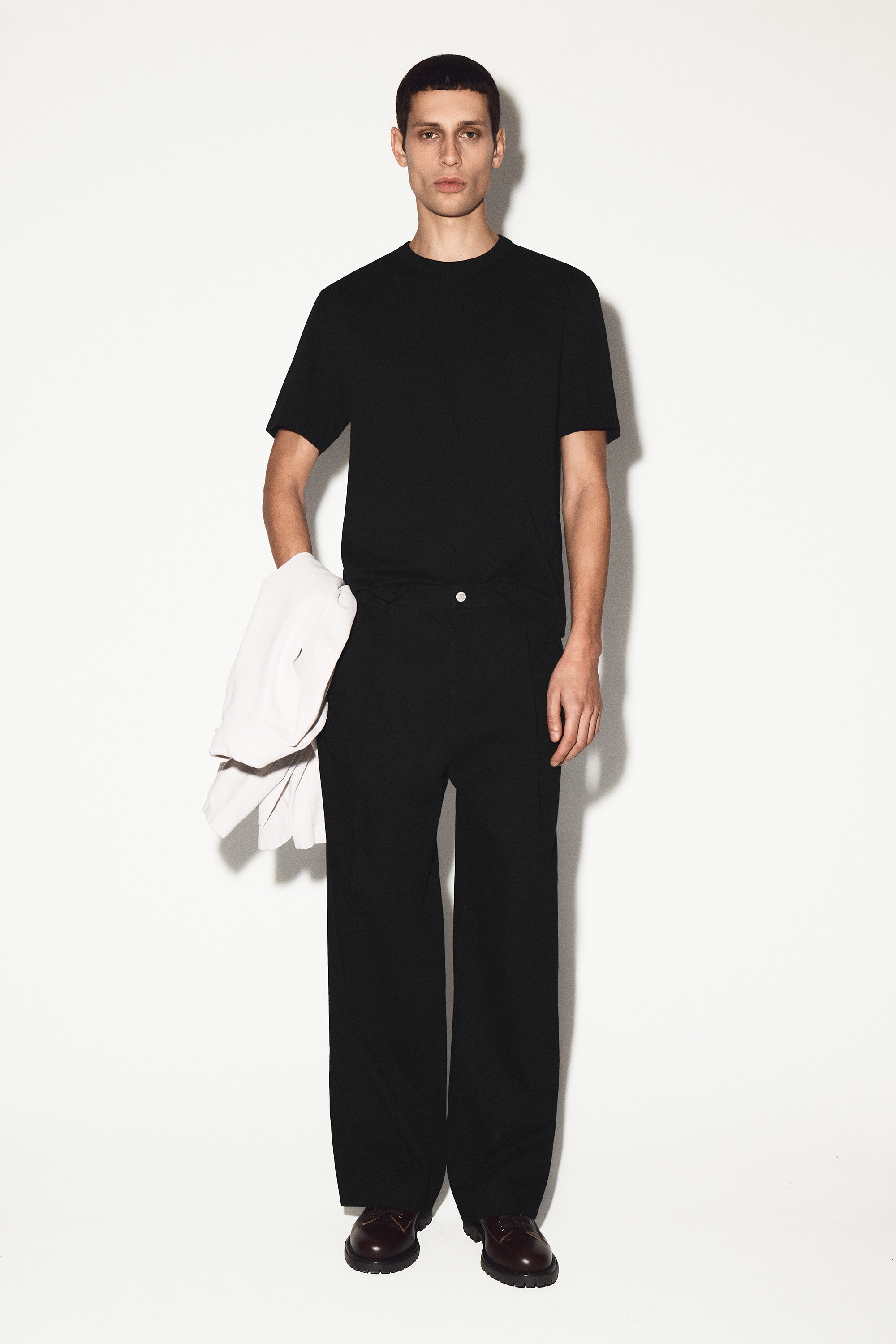INTERLOCK COTTON CREW-NECK T-SHIRT - BLACK | COS US